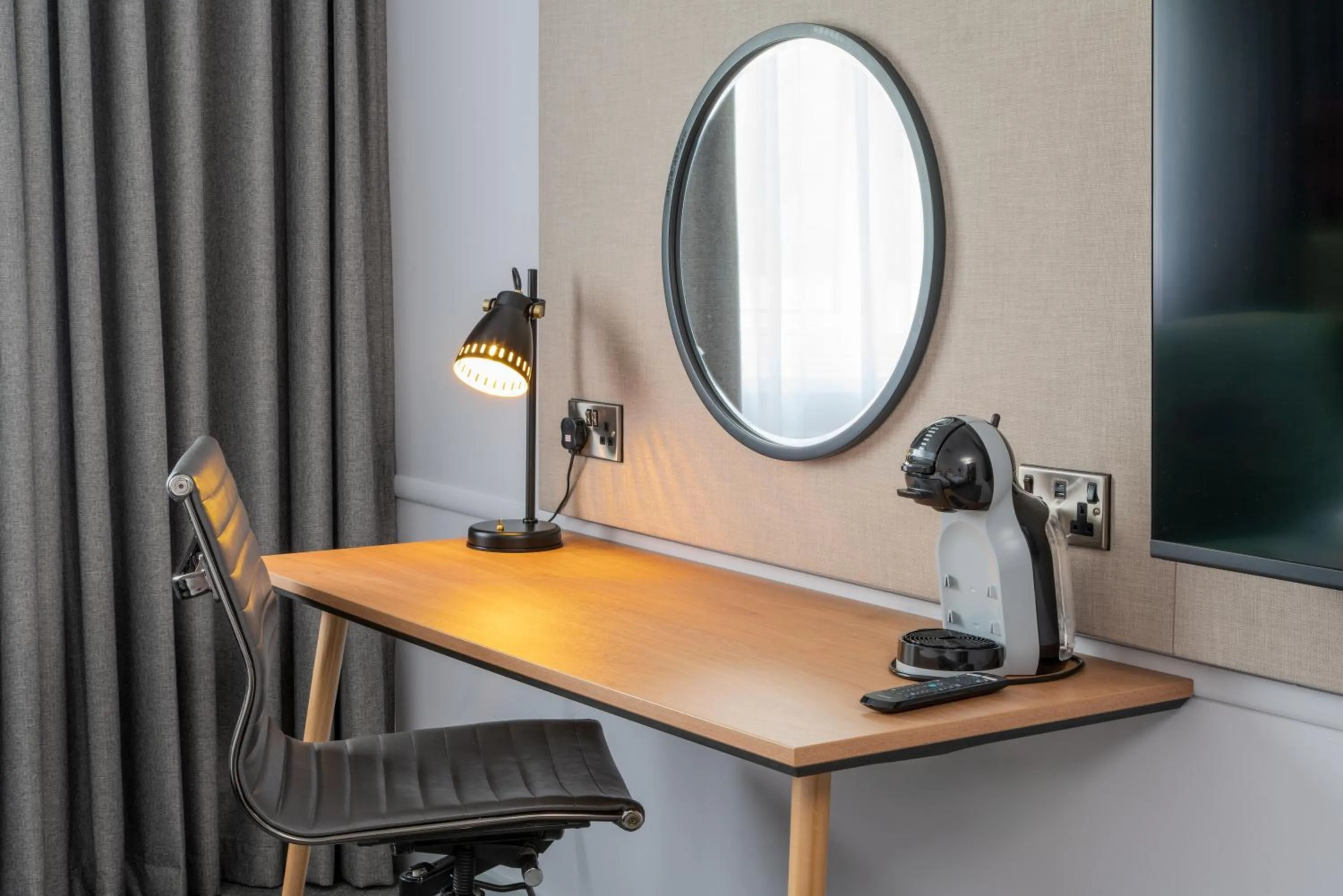 Bedroom in Holiday Inn Bristol Filton by IHG