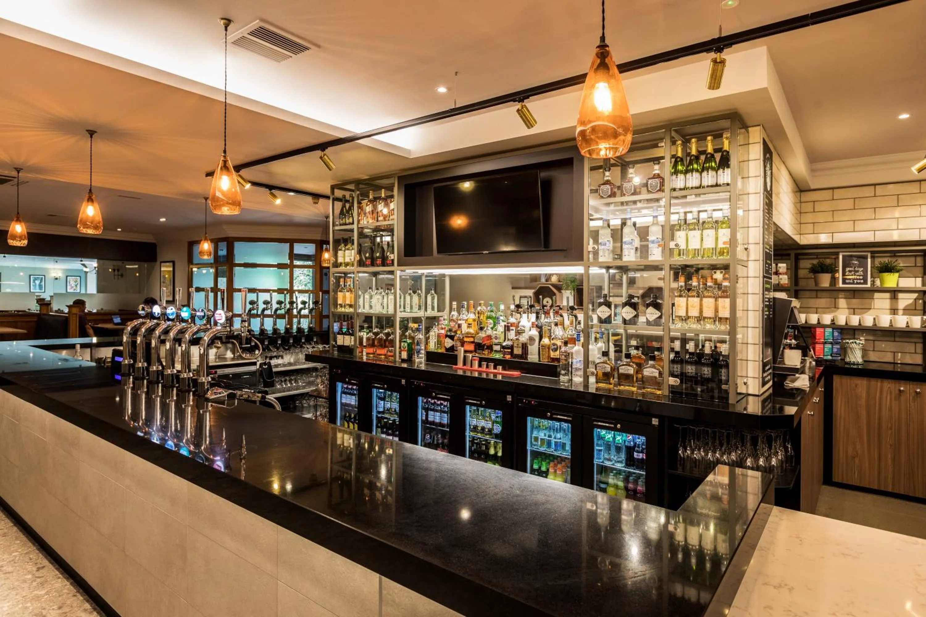 Lounge or bar in Holiday Inn Bristol Filton by IHG