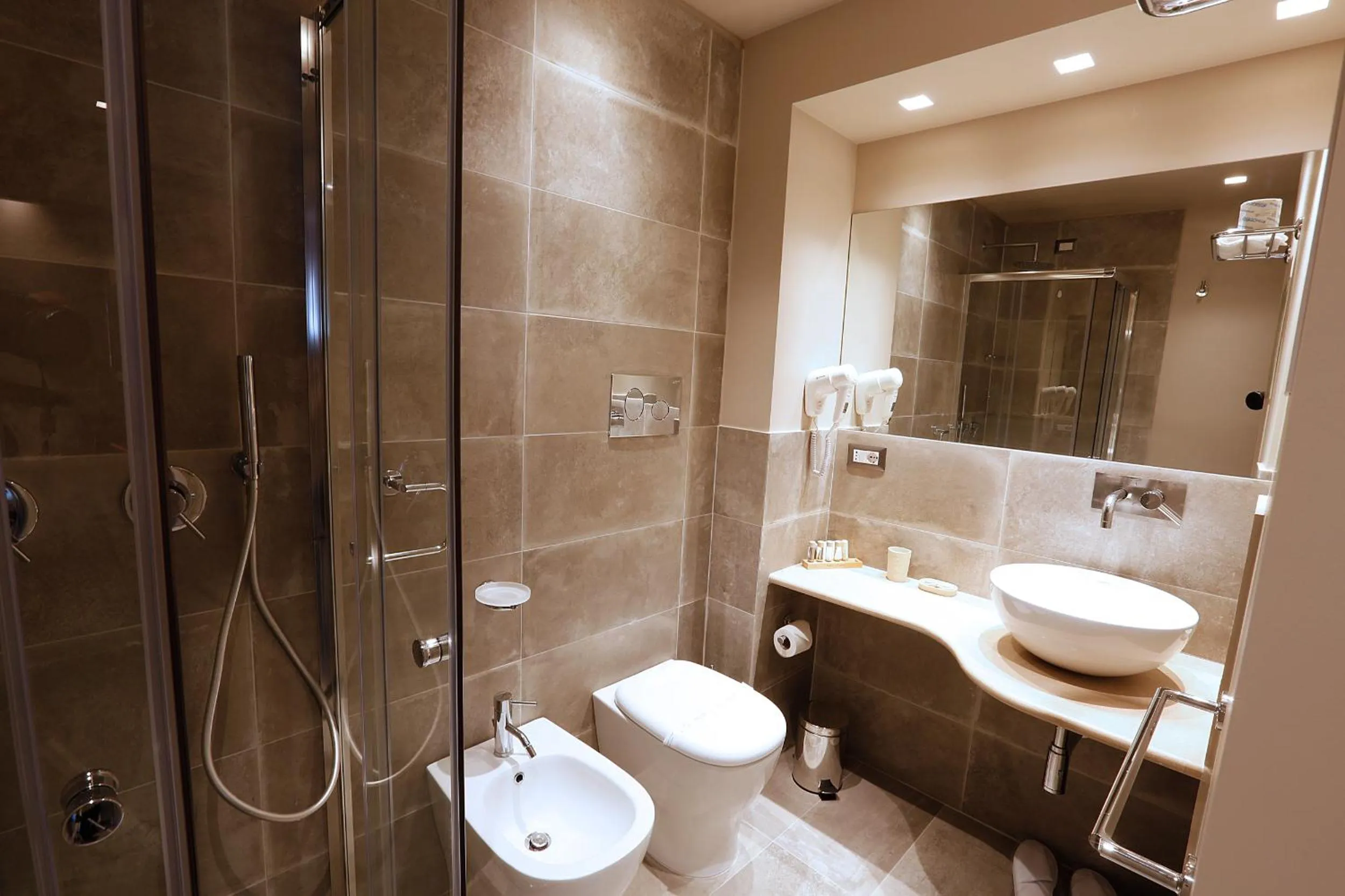 Shower in Il Casato Deluxe Rooms