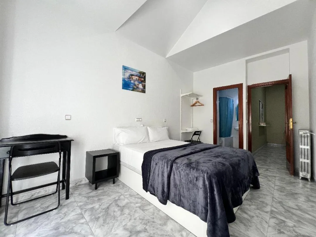 Bed in Hostal Palacios Fuencarral