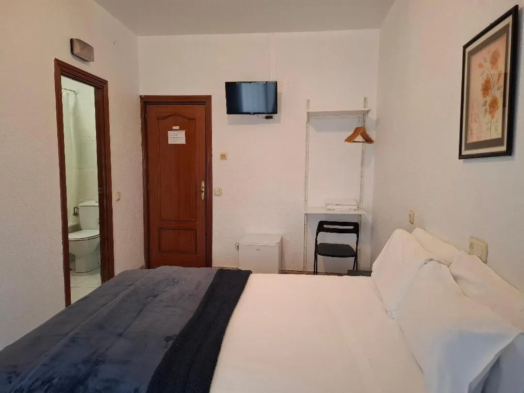 Bed in Hostal Palacios Fuencarral