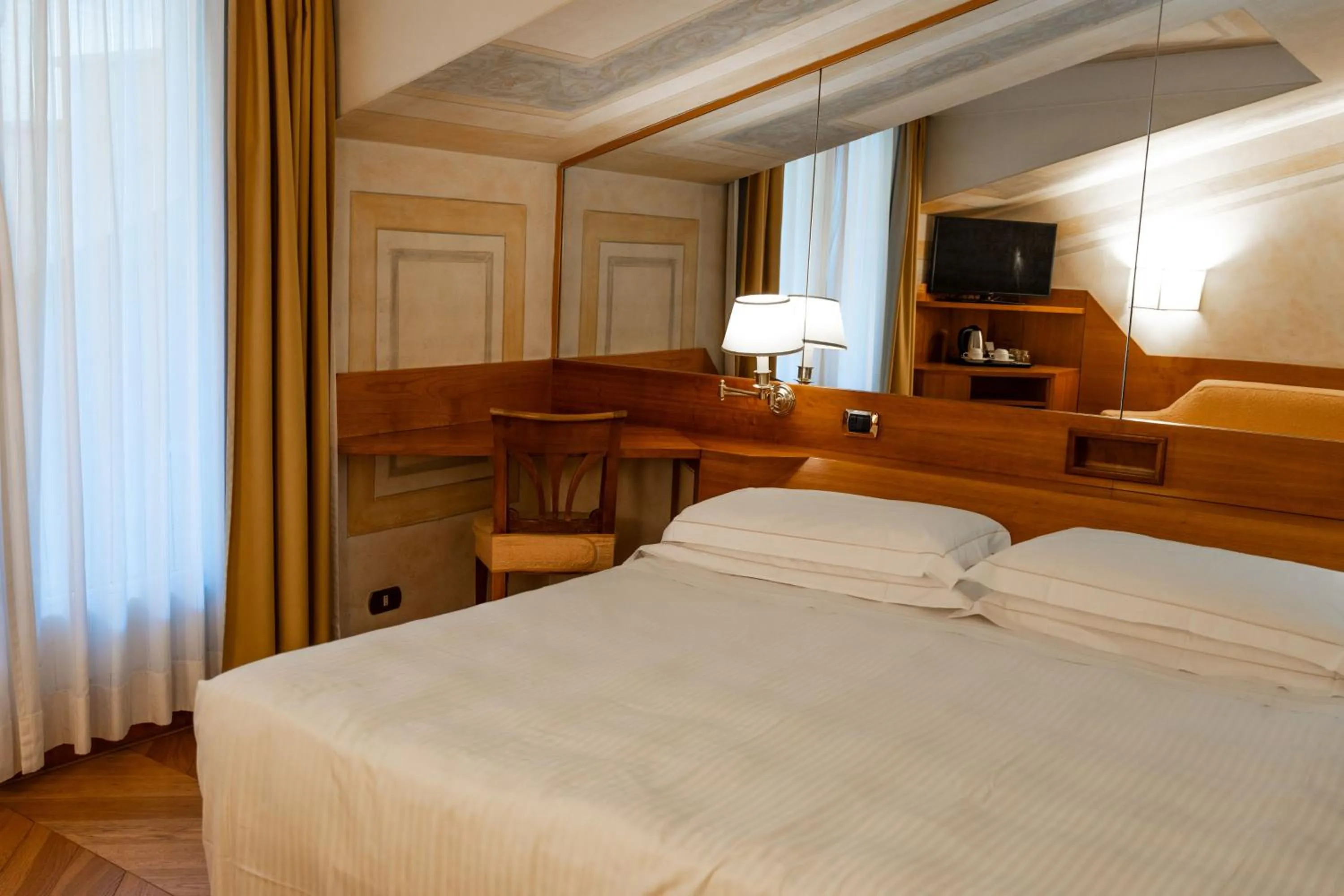 Bedroom, Bed in Hotel S. Anna