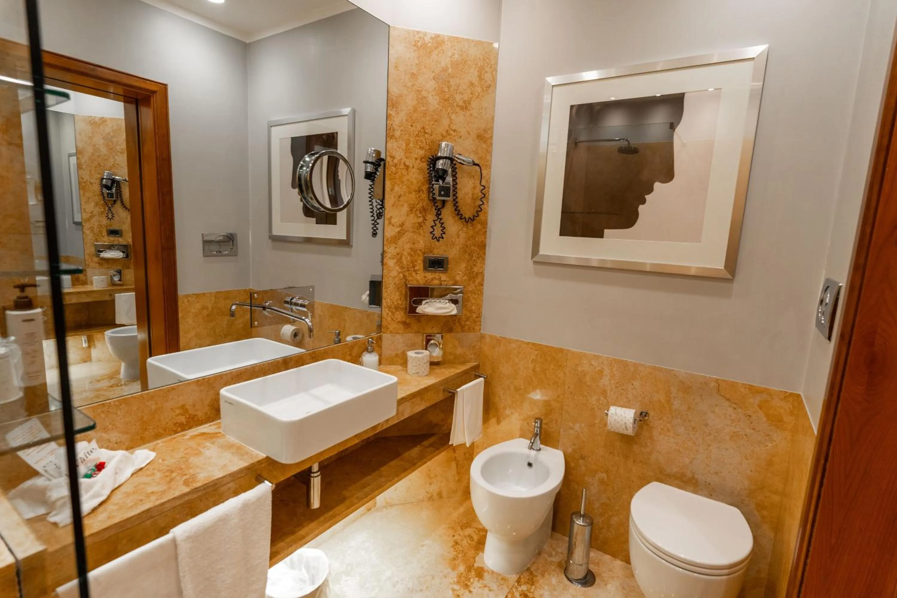 Bathroom in Hotel S. Anna