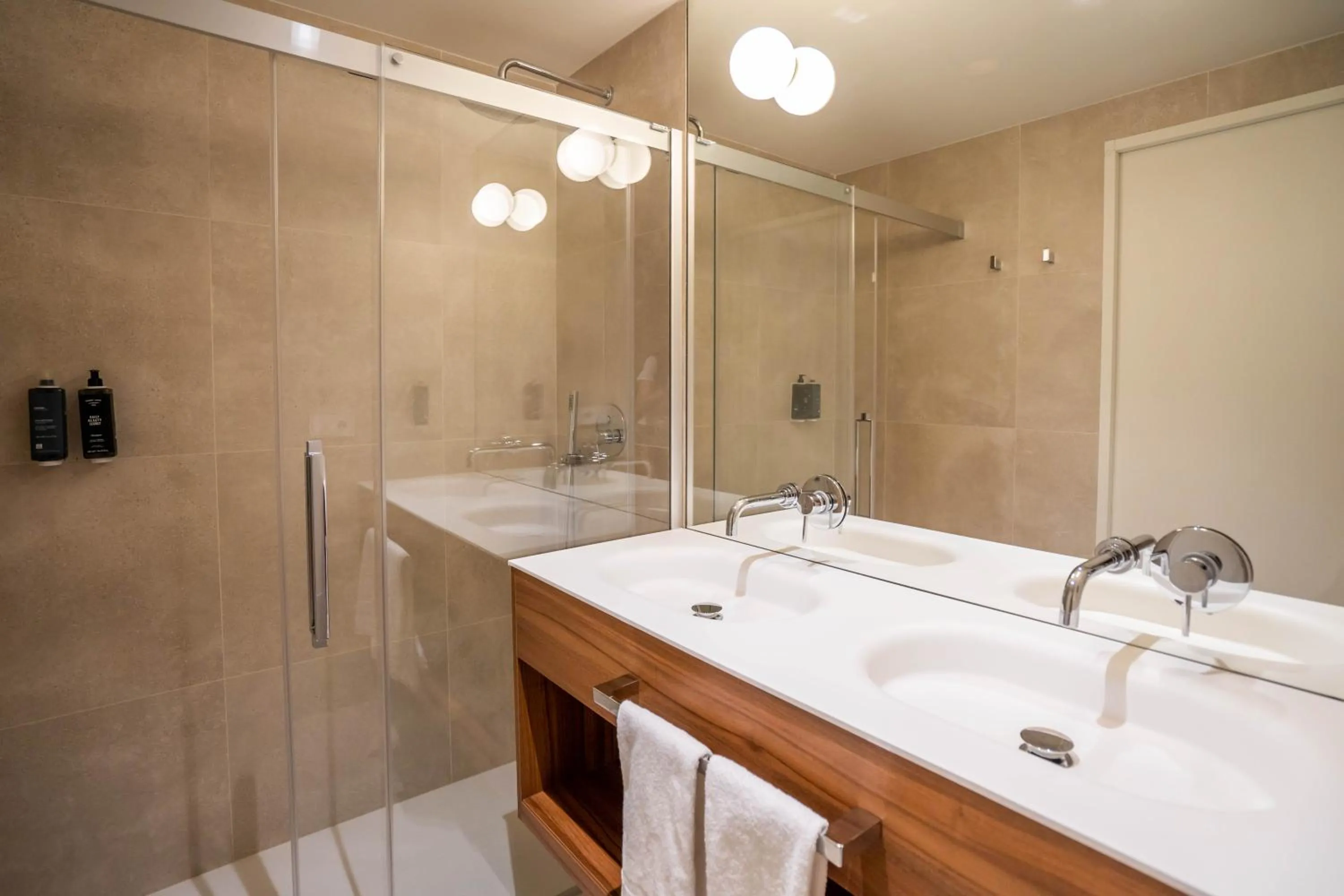 Shower in Teide Rooms