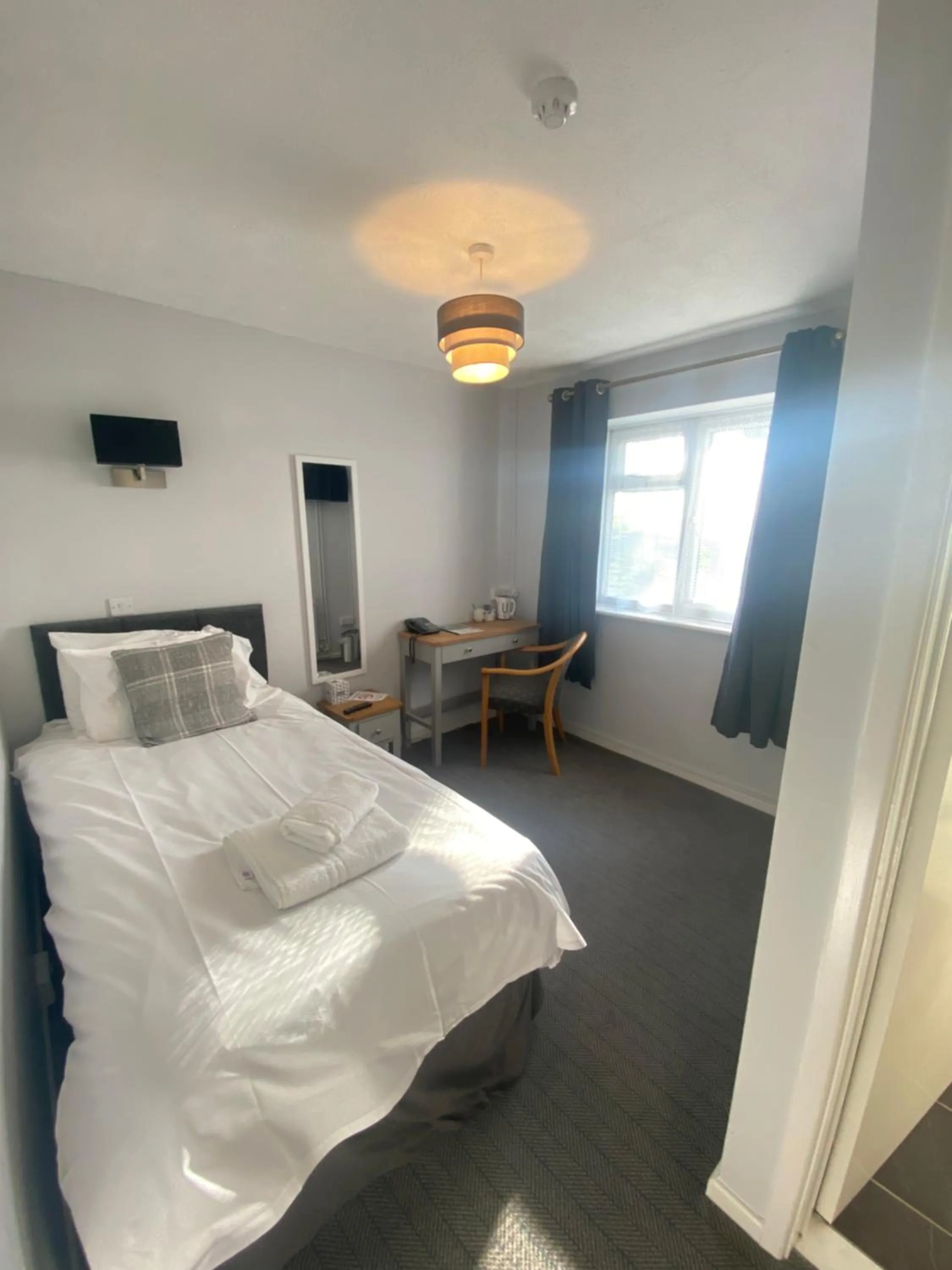 Single Room in Bells Hotel