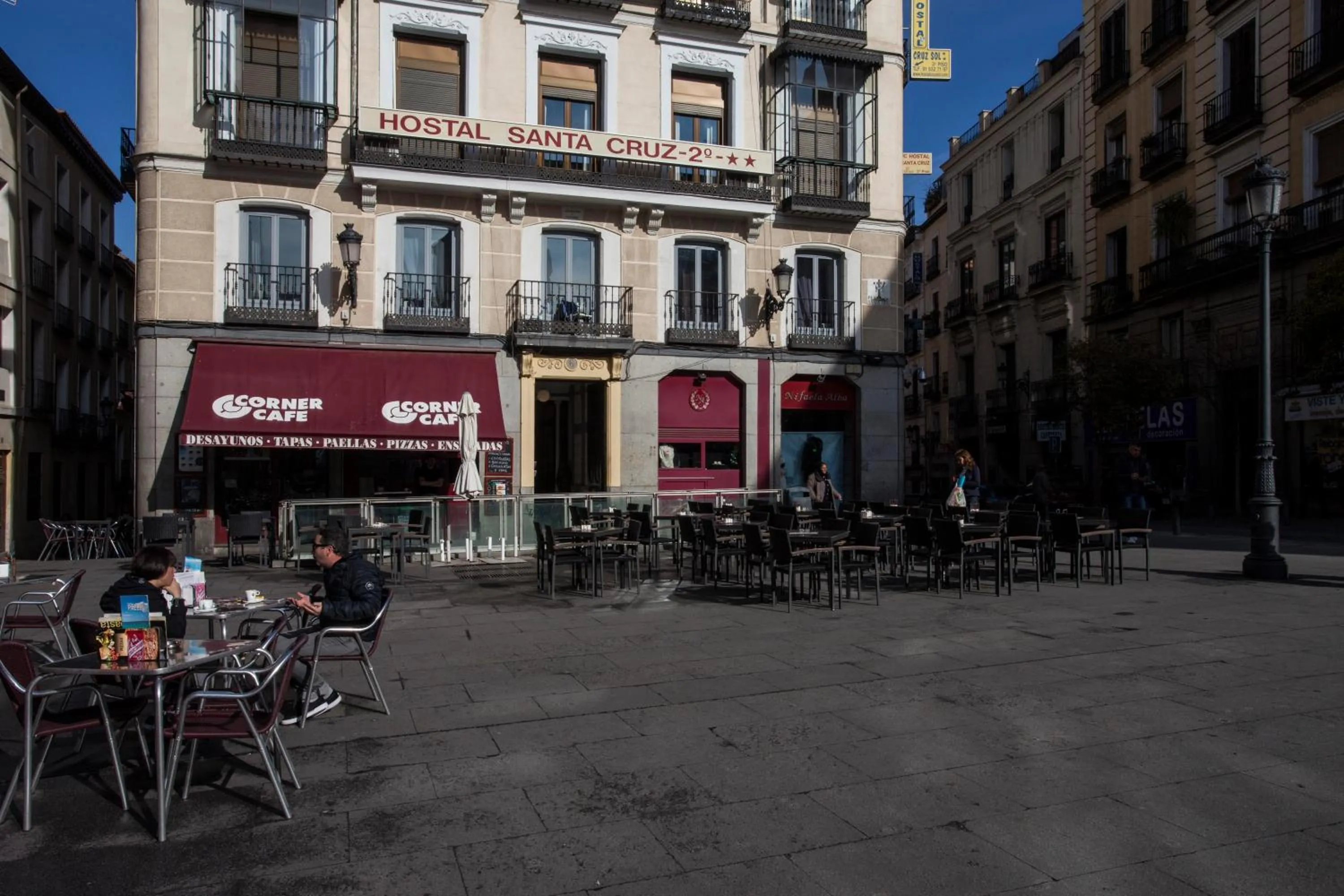 Property building in Hostal Santa Cruz