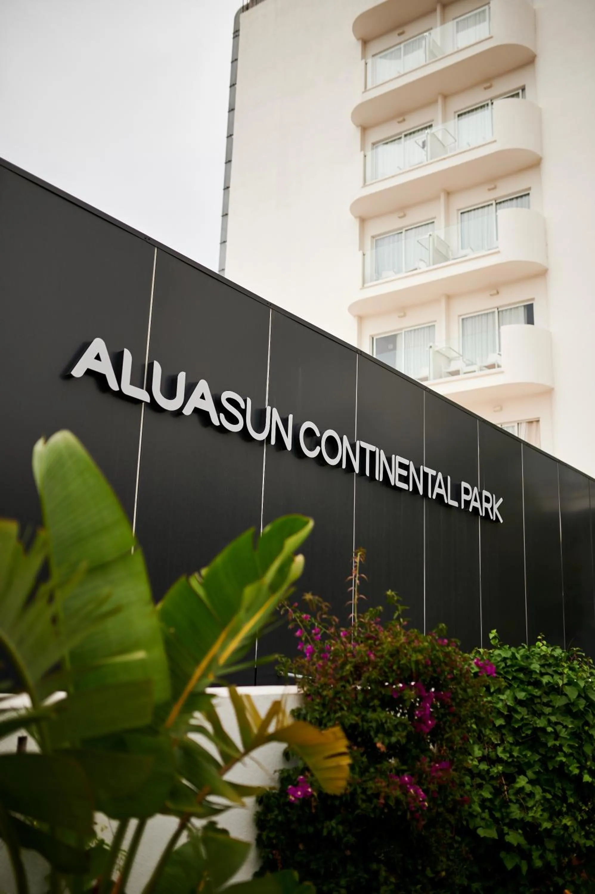 Property building in AluaSun Continental Park Hotel & Apartments