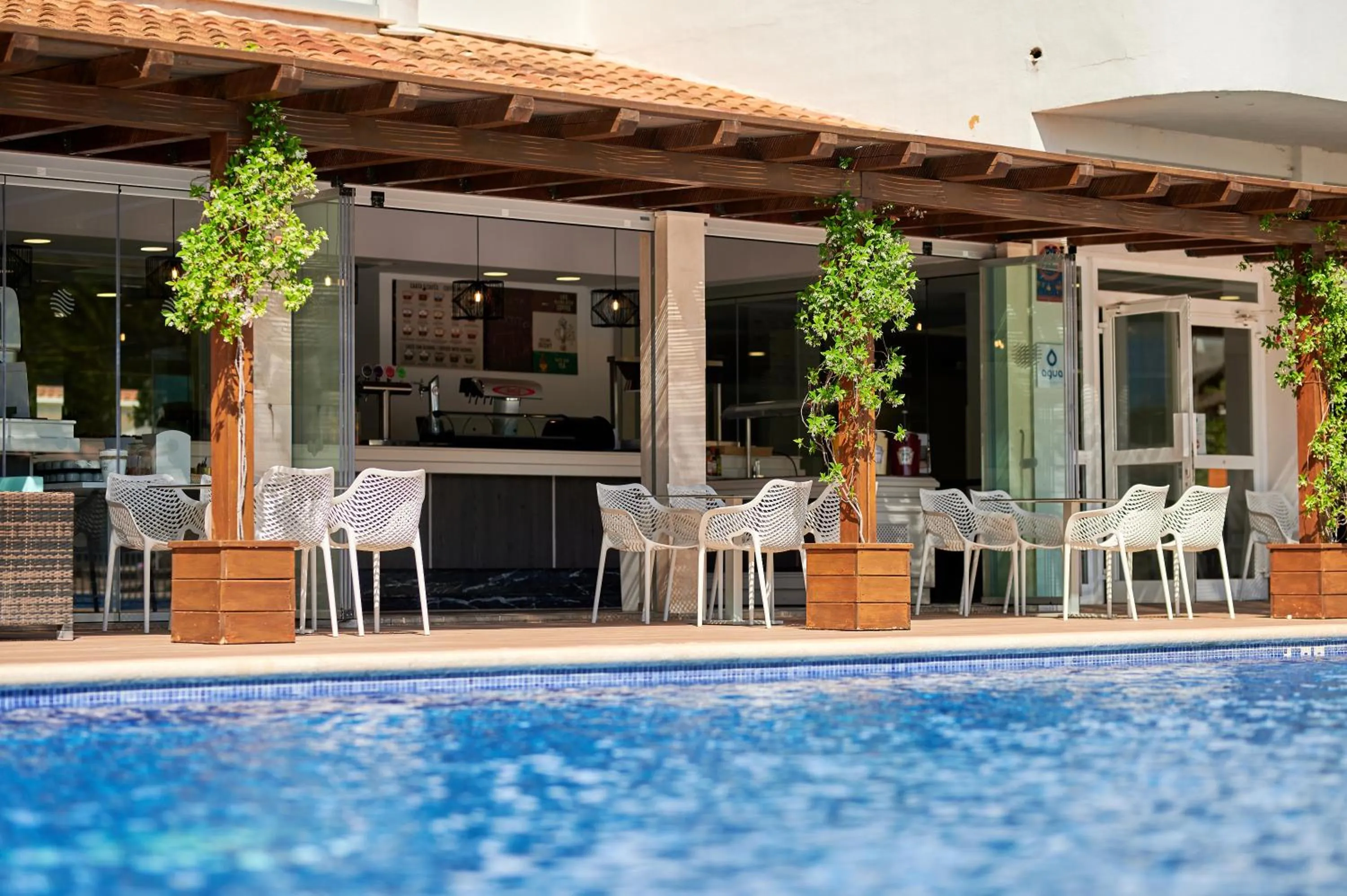 Restaurant/places to eat in AluaSun Continental Park Hotel & Apartments