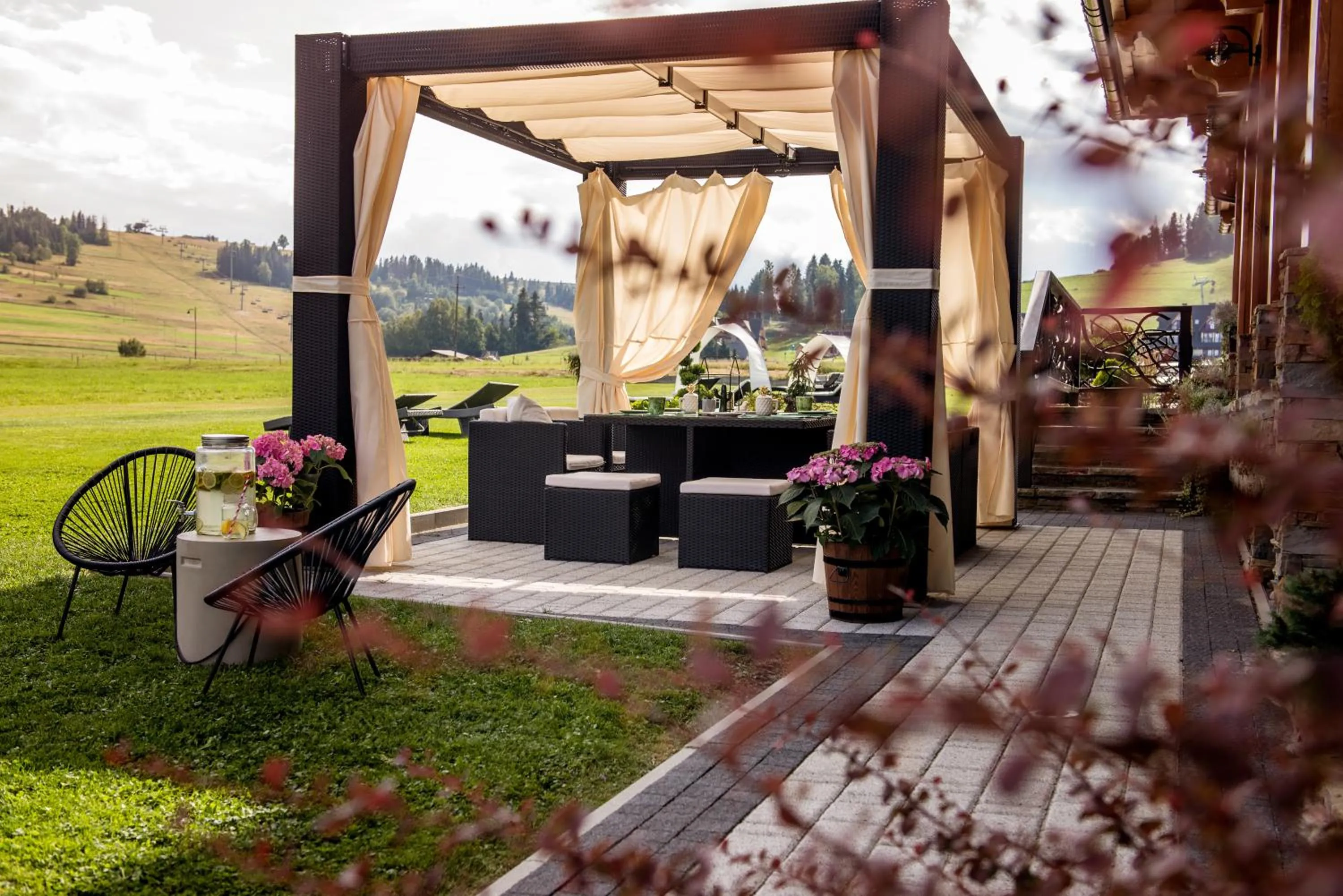 Patio in Silverton -sauna,jacuzzi,mini siłownia,bar sezonowy, przyjazny rodzinom