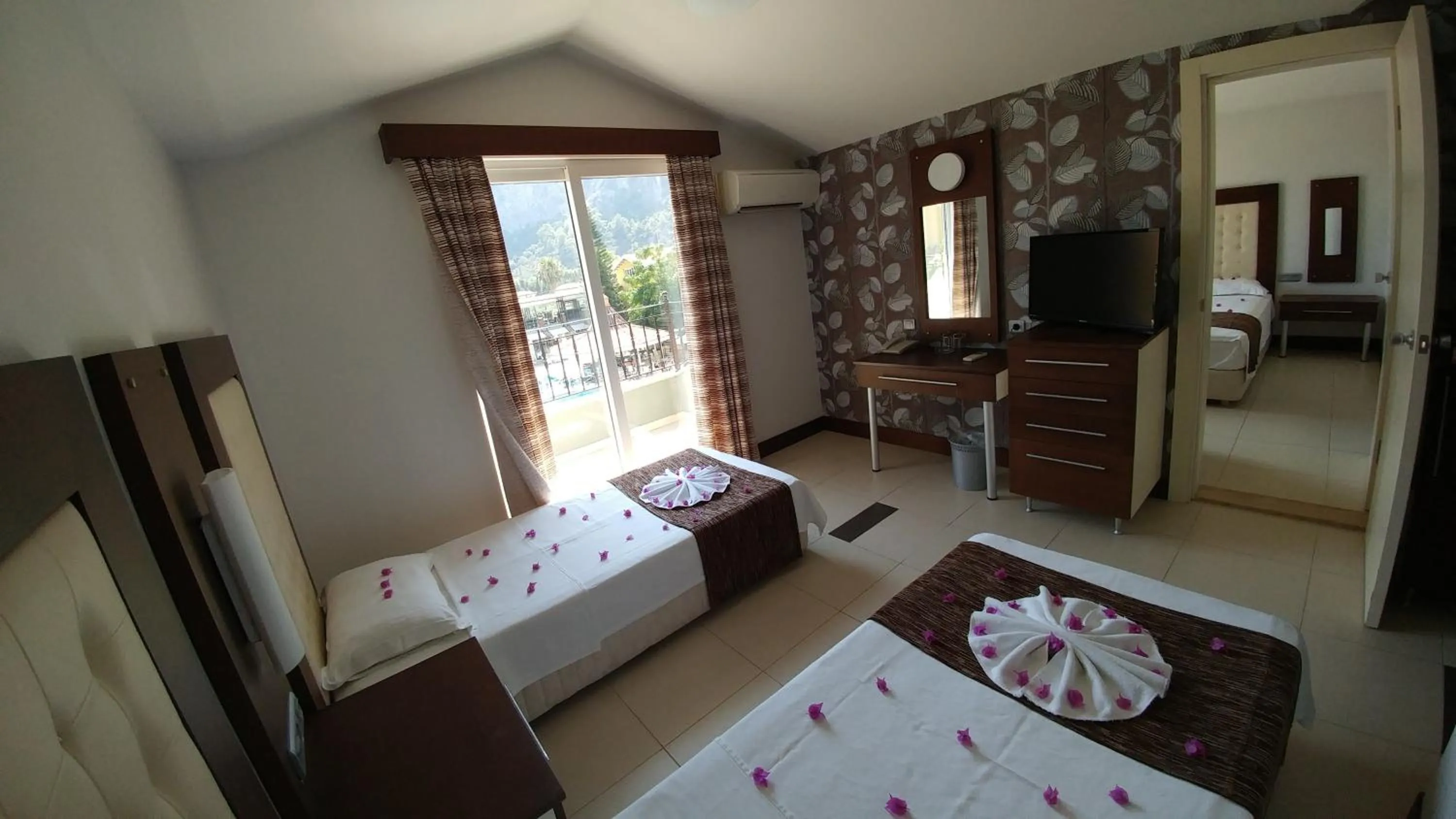 Bedroom in Club Alla Turca