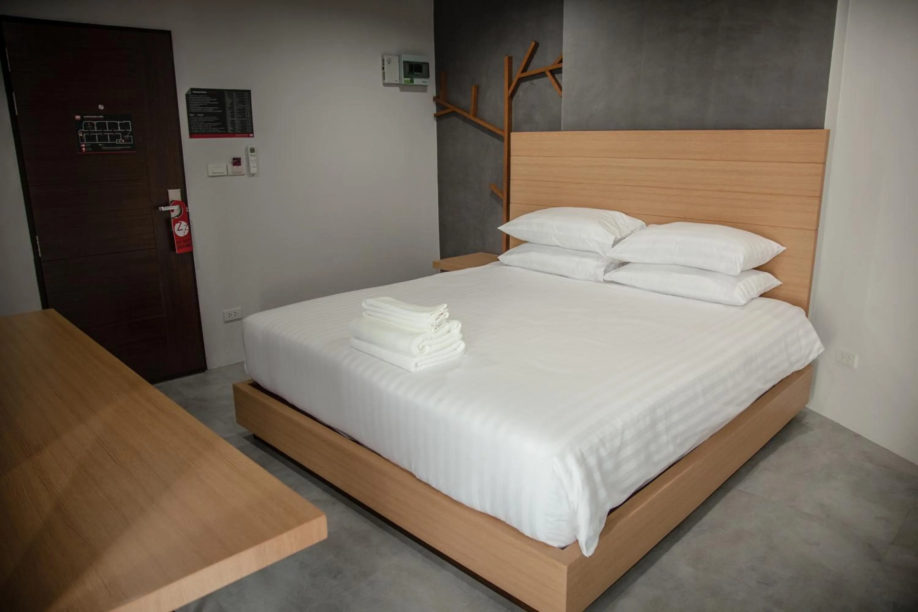 Bedroom, Bed in M1 Hotel