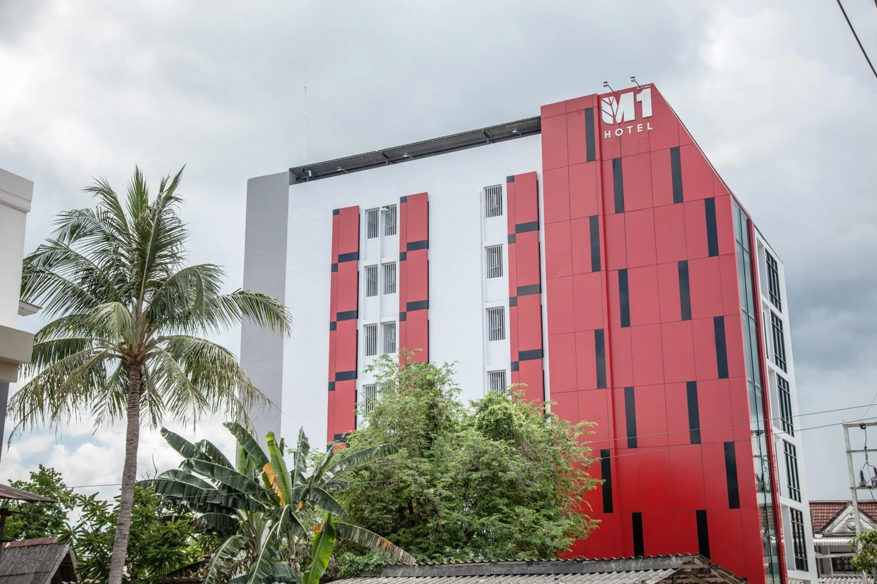 Area and facilities in M1 Hotel