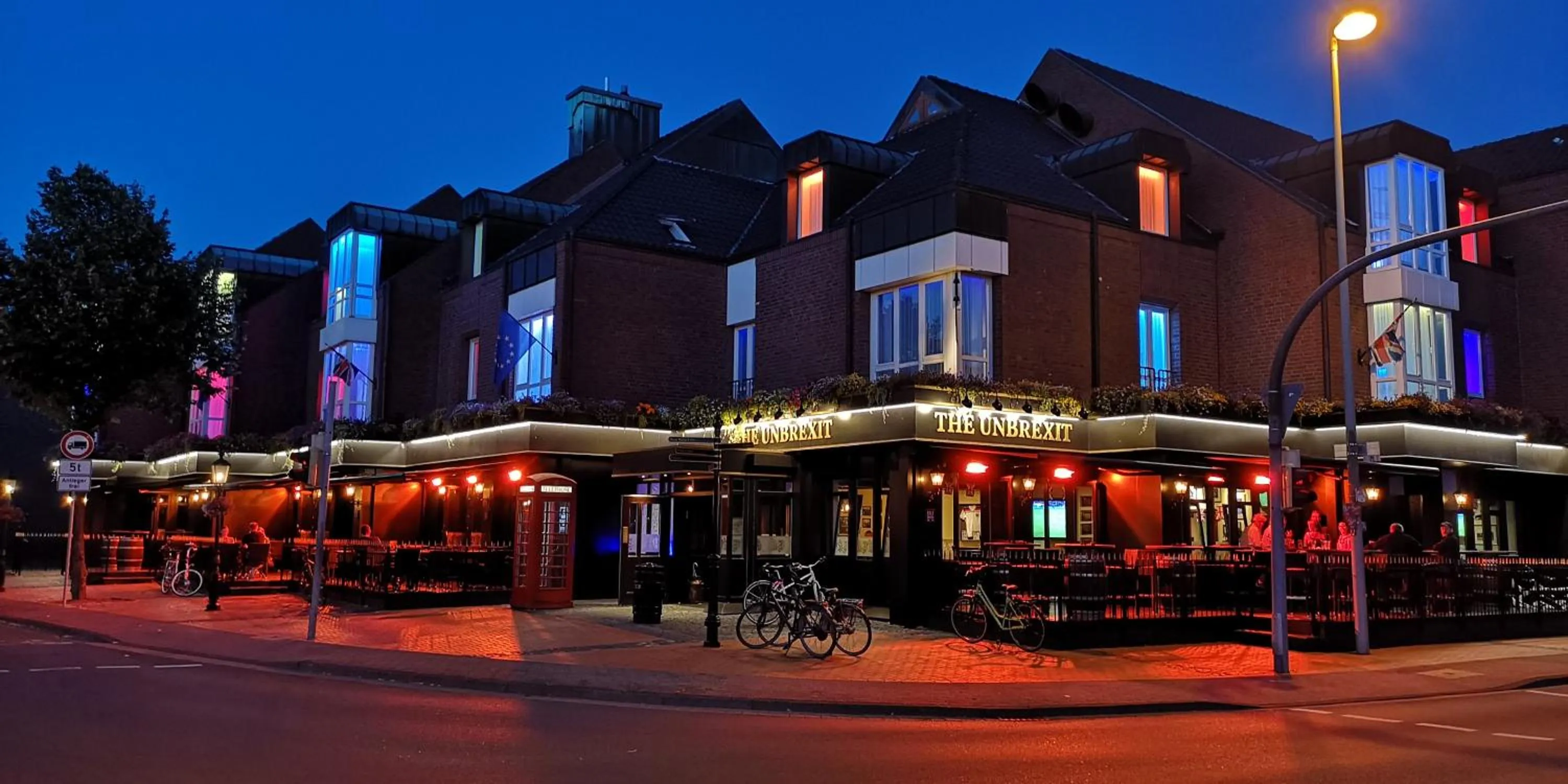 Lounge or bar in smartel at The Unbrexit