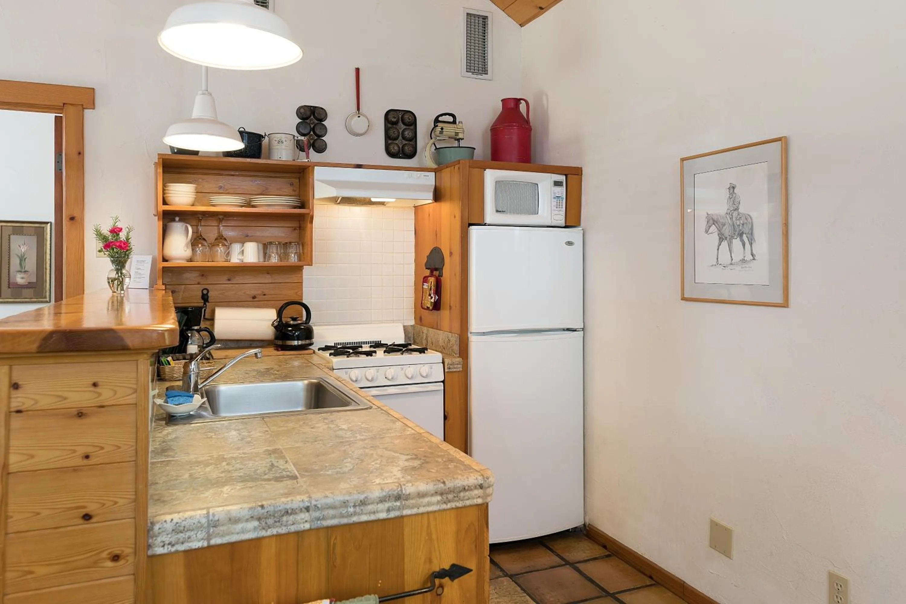 Kitchen or kitchenette in Homestead Cottages