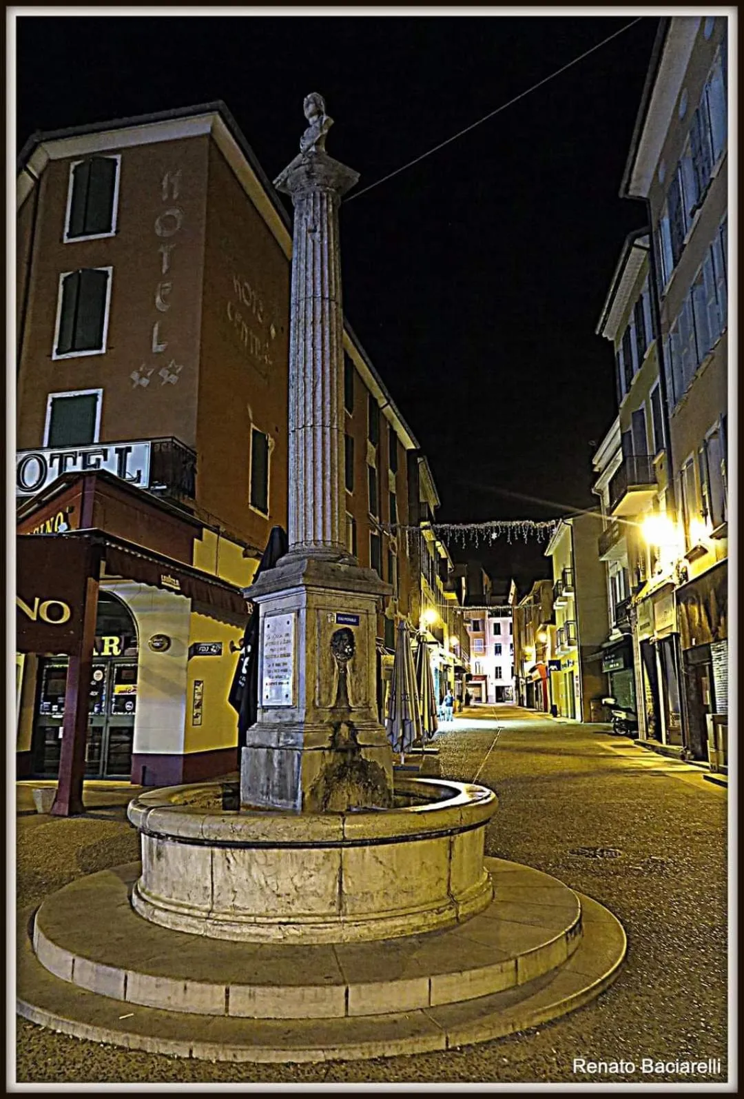 Property building in Hôtel Central