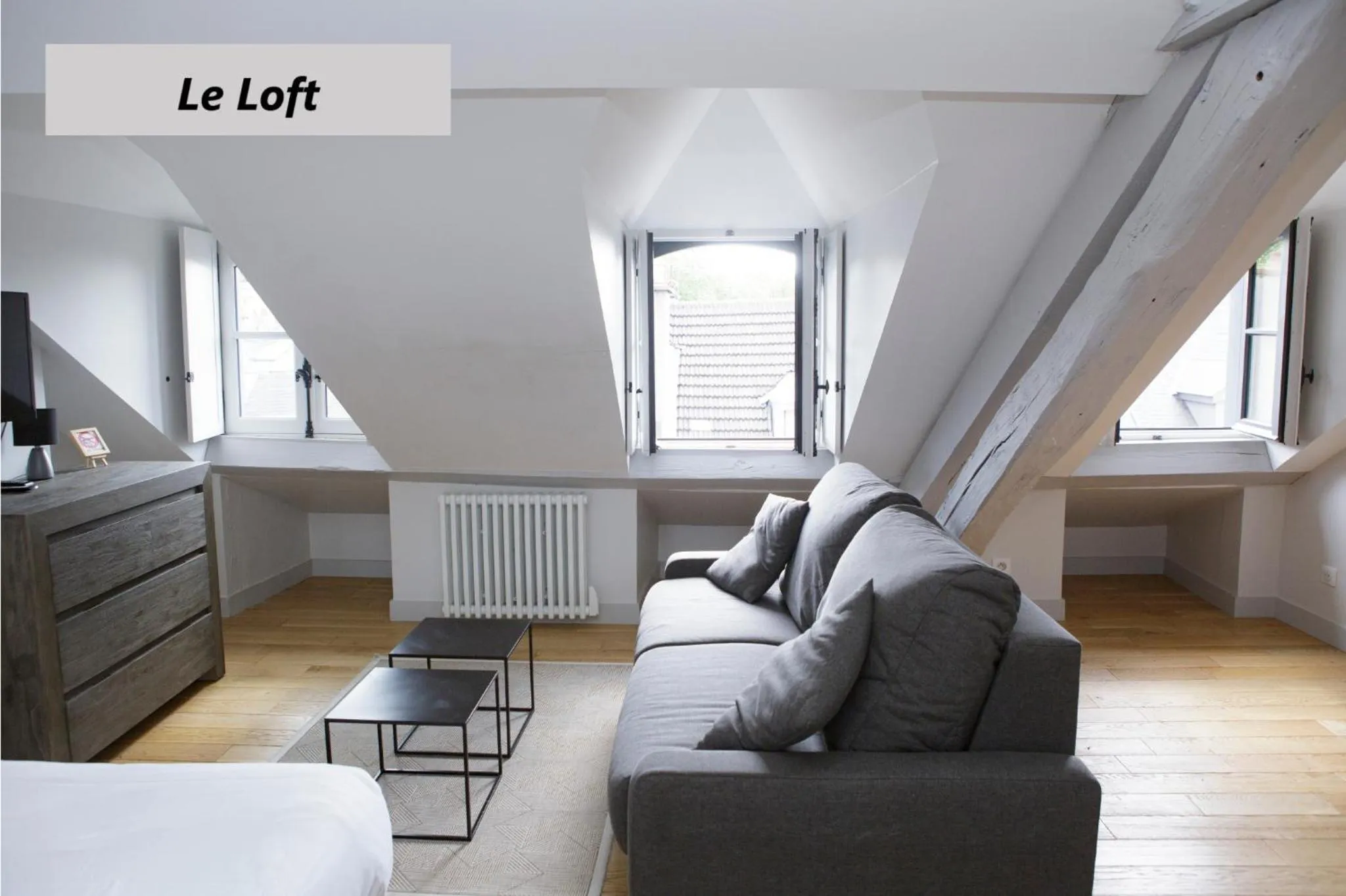 Photo of the whole room, Bed in Apparts de l'Oncle Louis