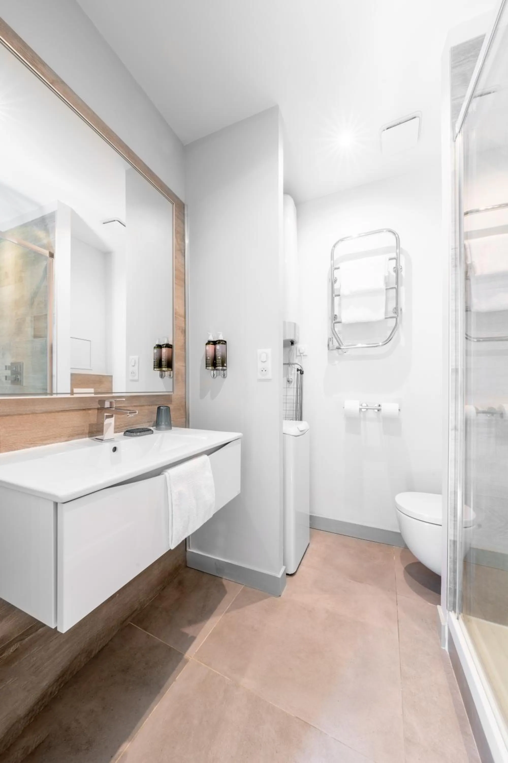 Shower in Apparts de l'Oncle Louis