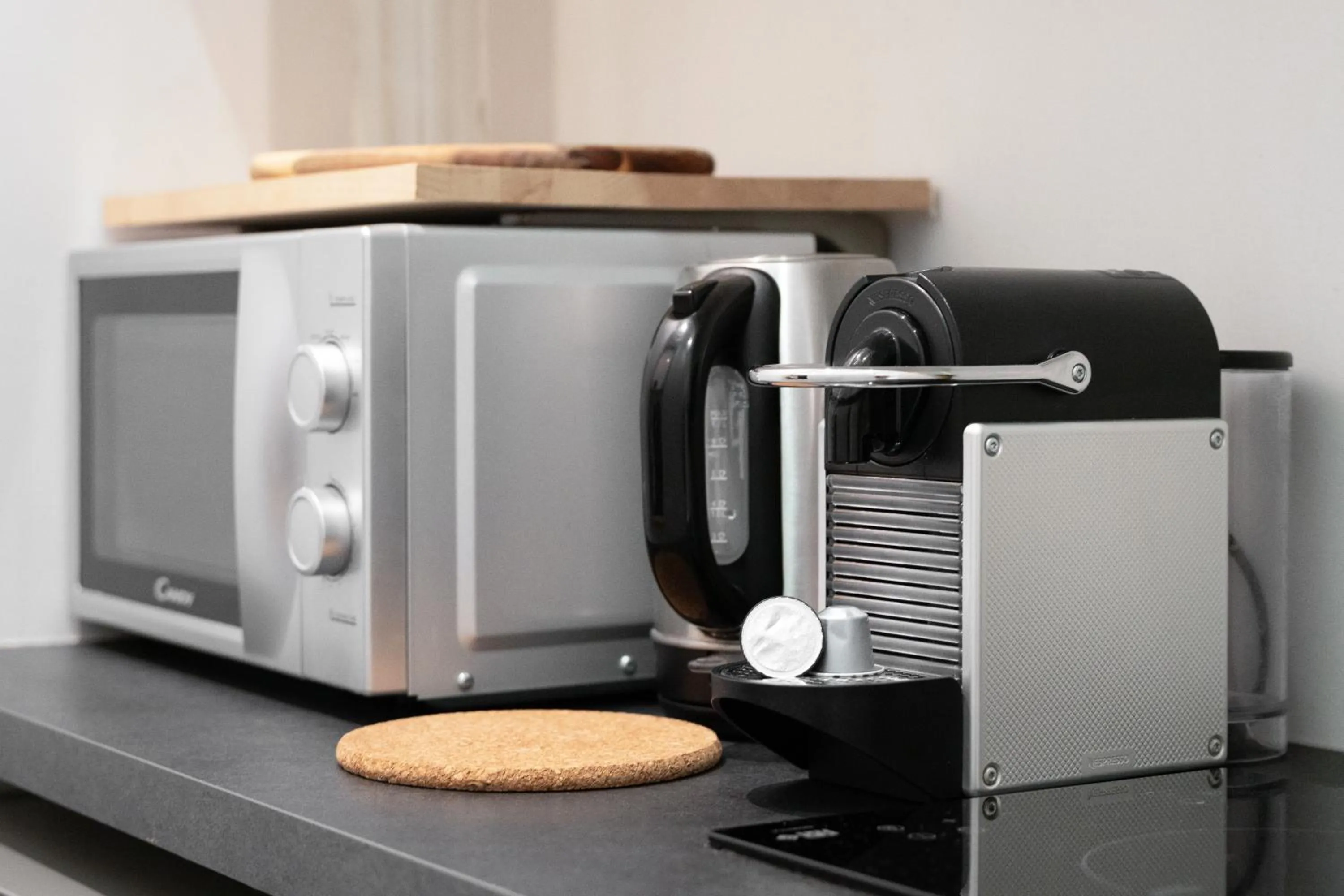 Coffee/tea facilities in Apparts de l'Oncle Louis