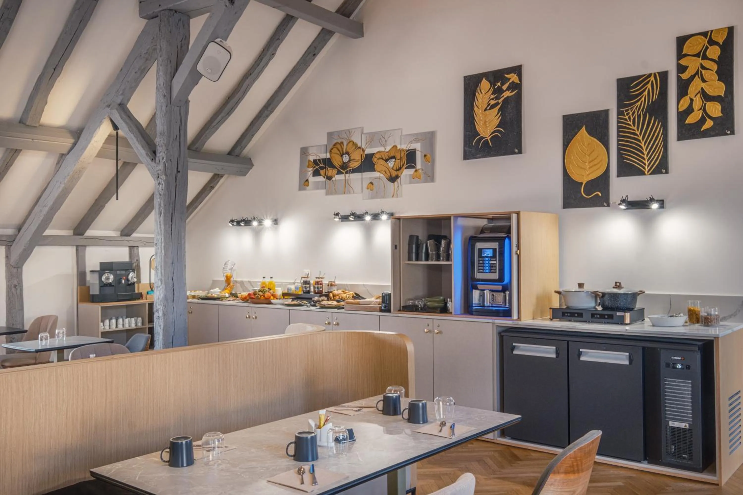 Buffet breakfast in La Clef des Châteaux