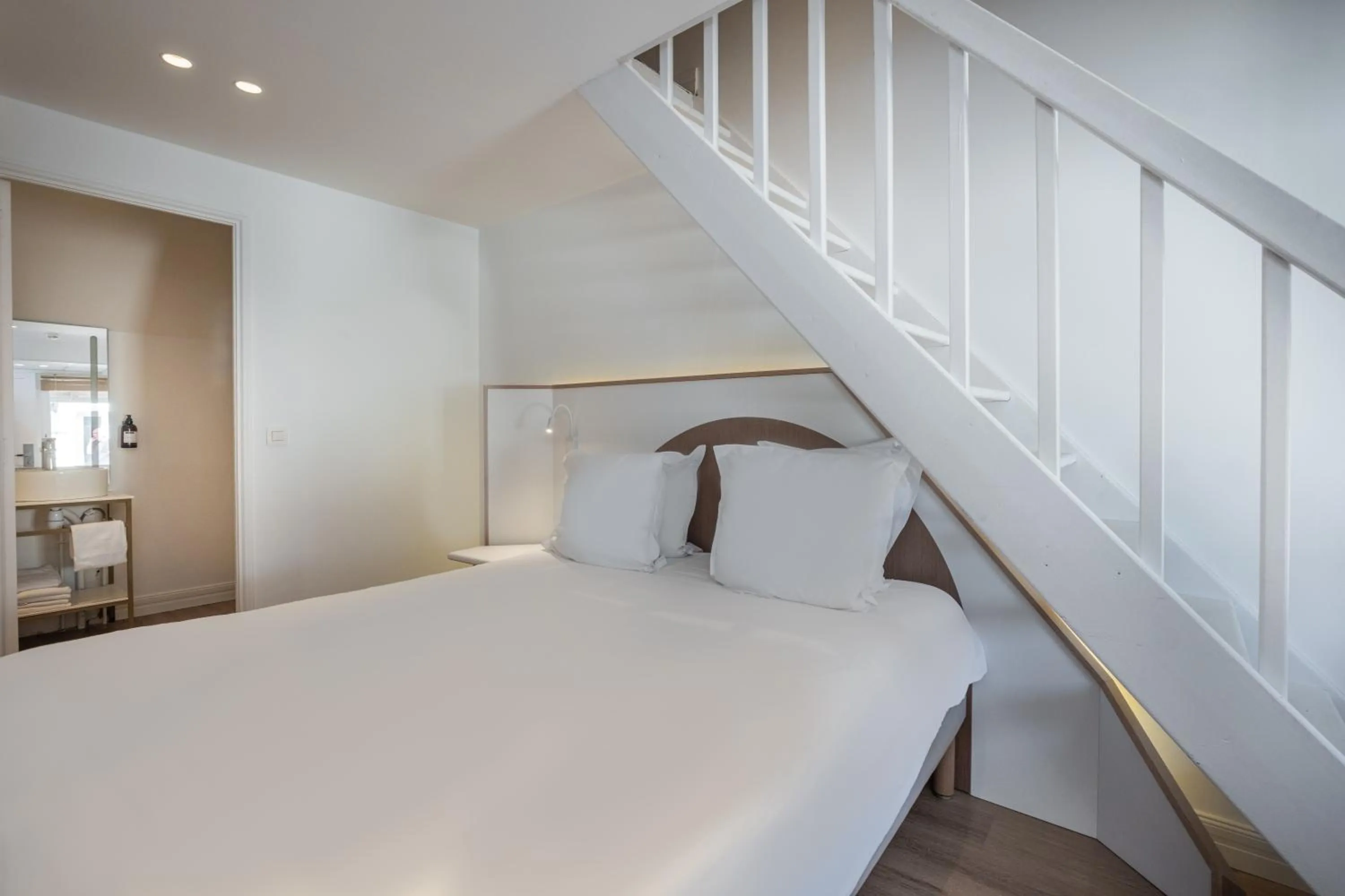 Photo of the whole room, Bed in La Clef des Châteaux