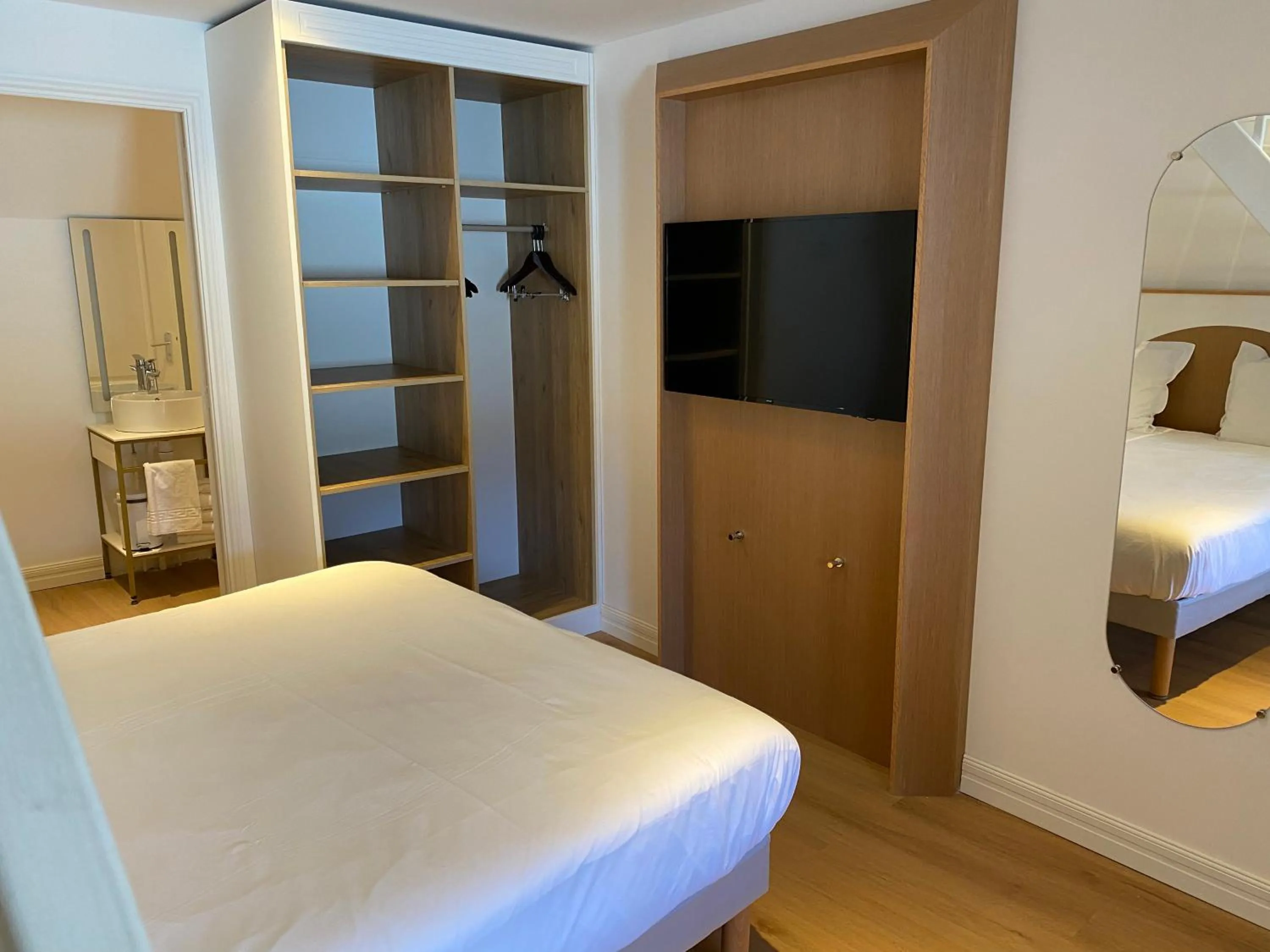 TV and multimedia, Bed in La Clef des Châteaux