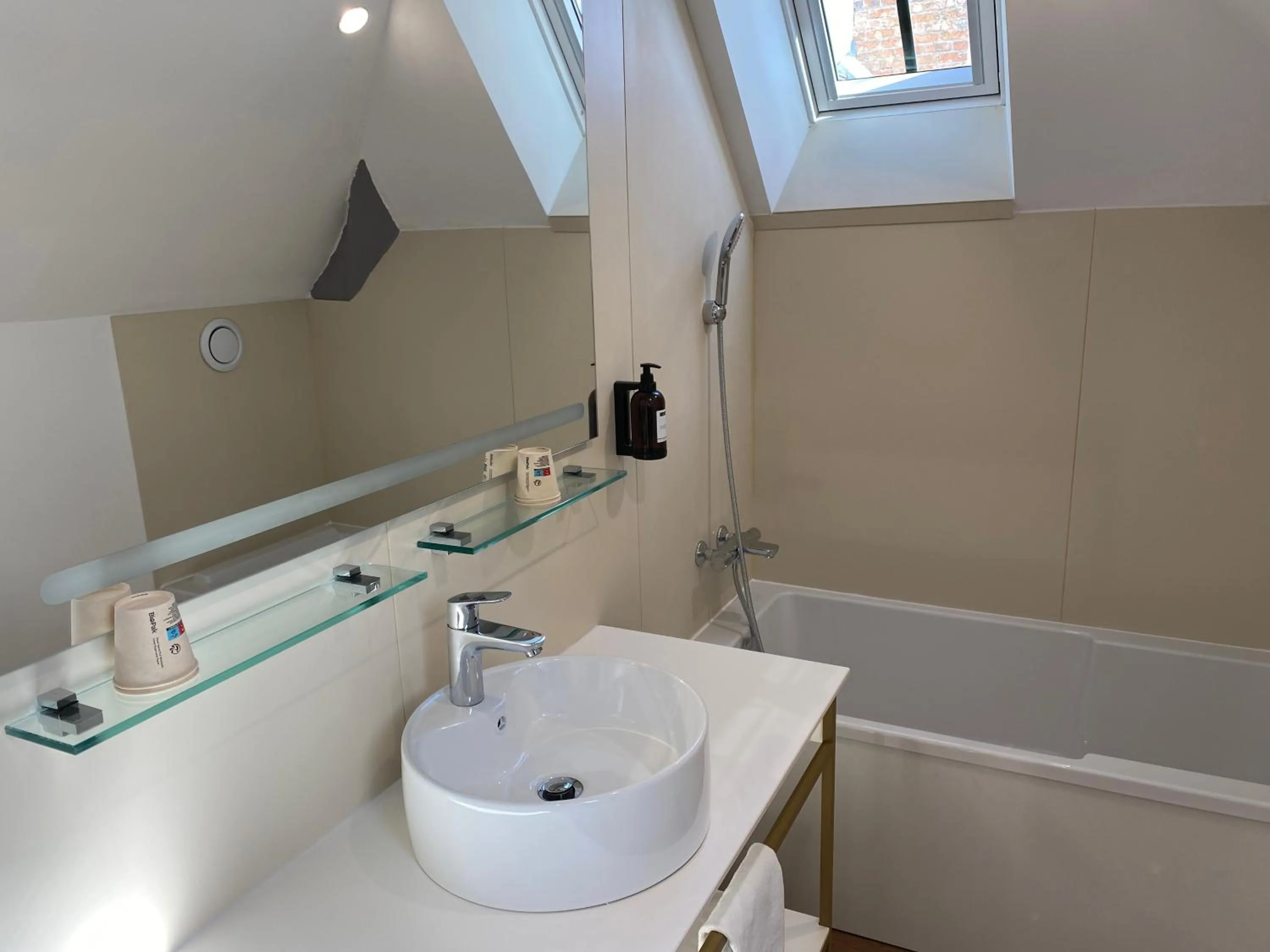 Bathroom in La Clef des Châteaux