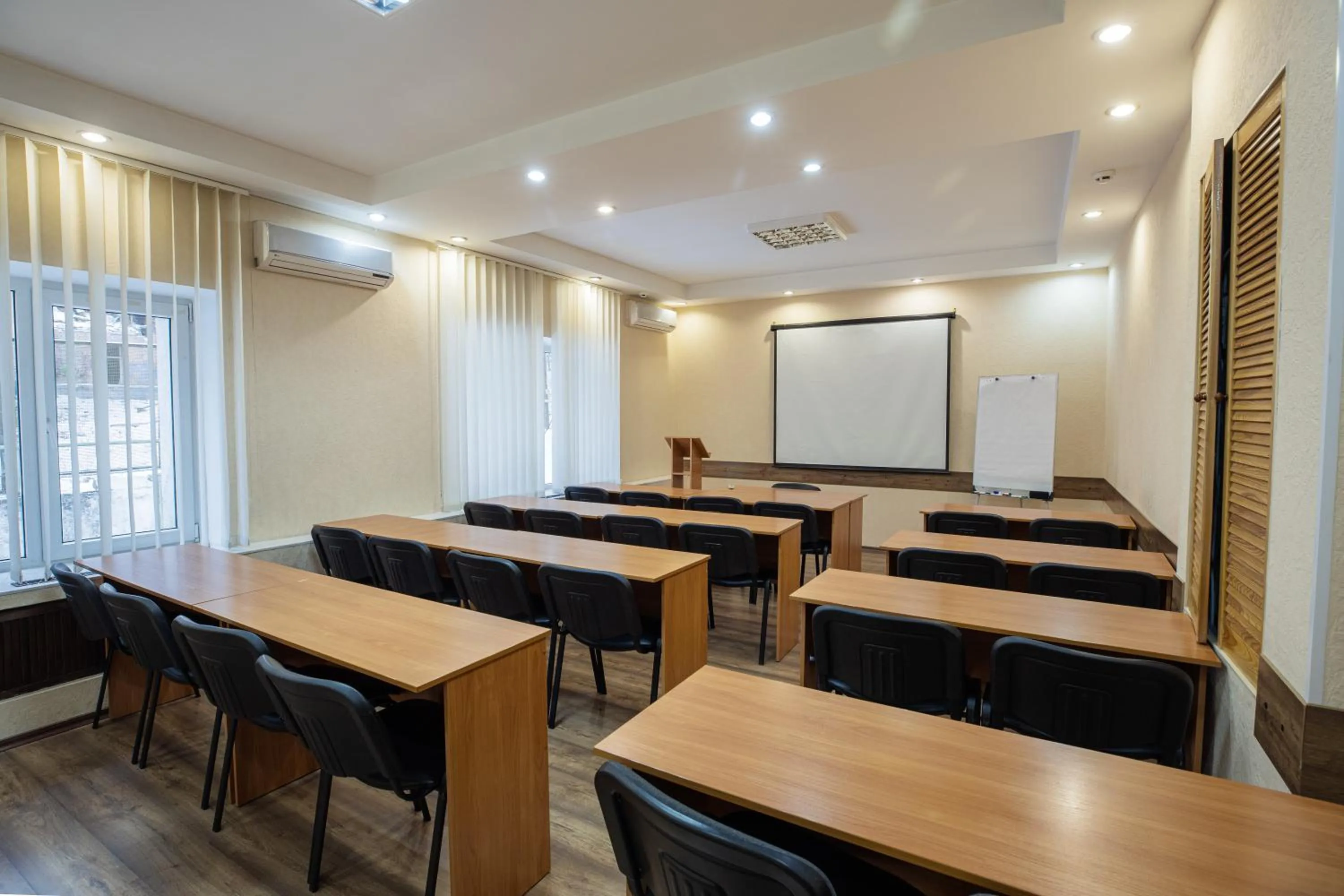 Meeting/conference room in Hotel Mir