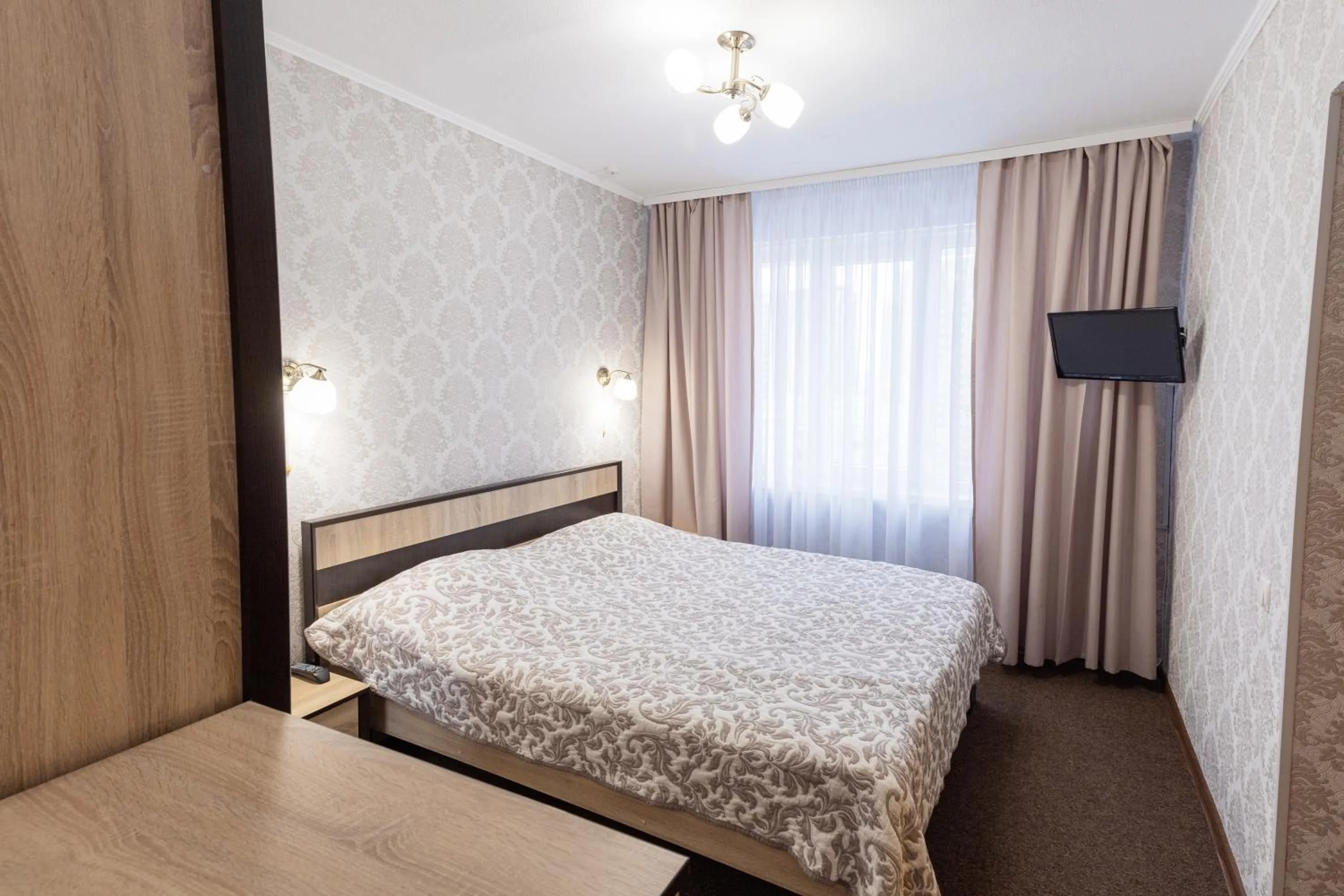 Bedroom, Bed in Hotel Mir