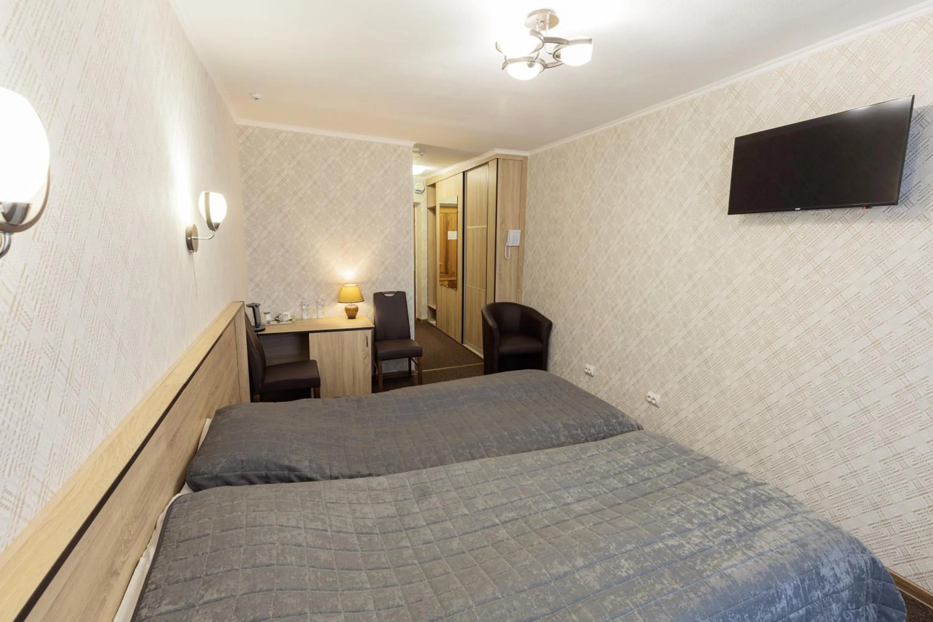 Bedroom, Bed in Hotel Mir