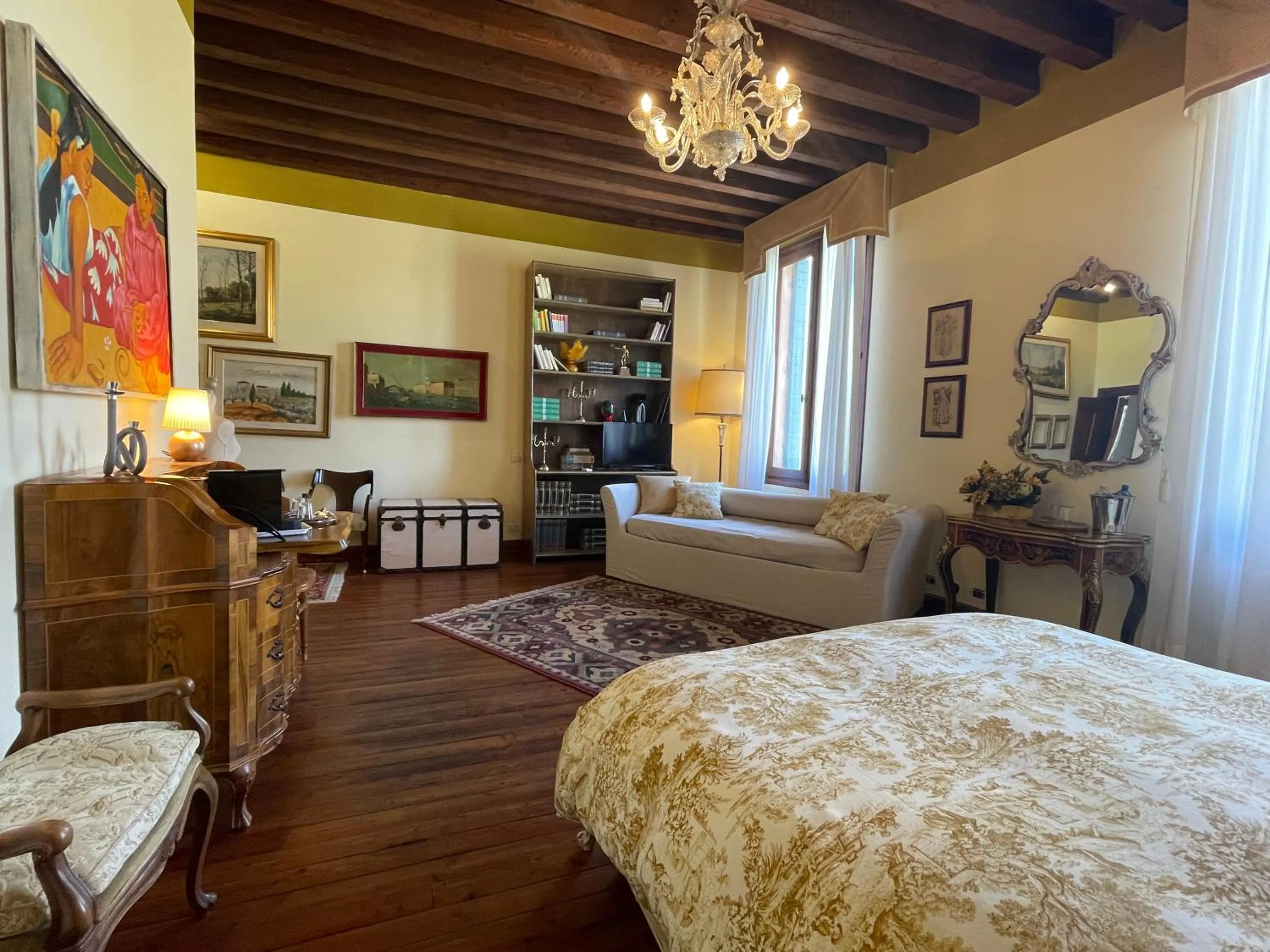 Photo of the whole room, Bed in Villa Irene