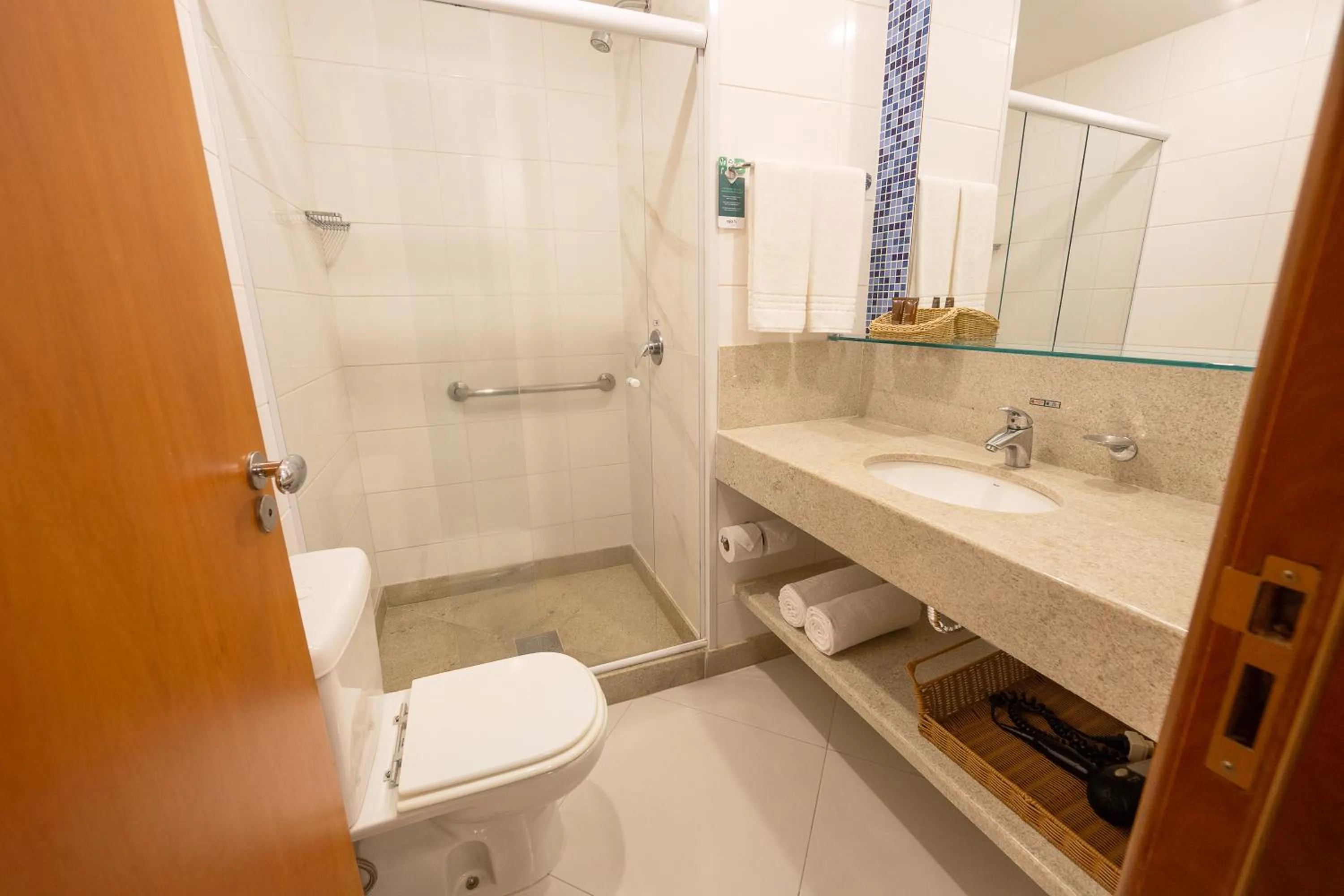 Bathroom in Quality Hotel Vitória