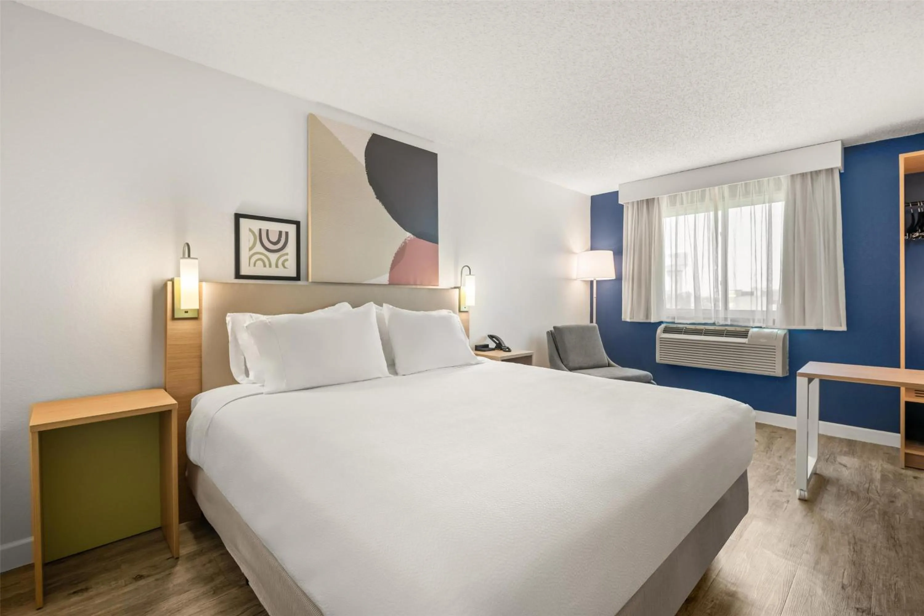 Bed in Spark By Hilton Eden Prairie