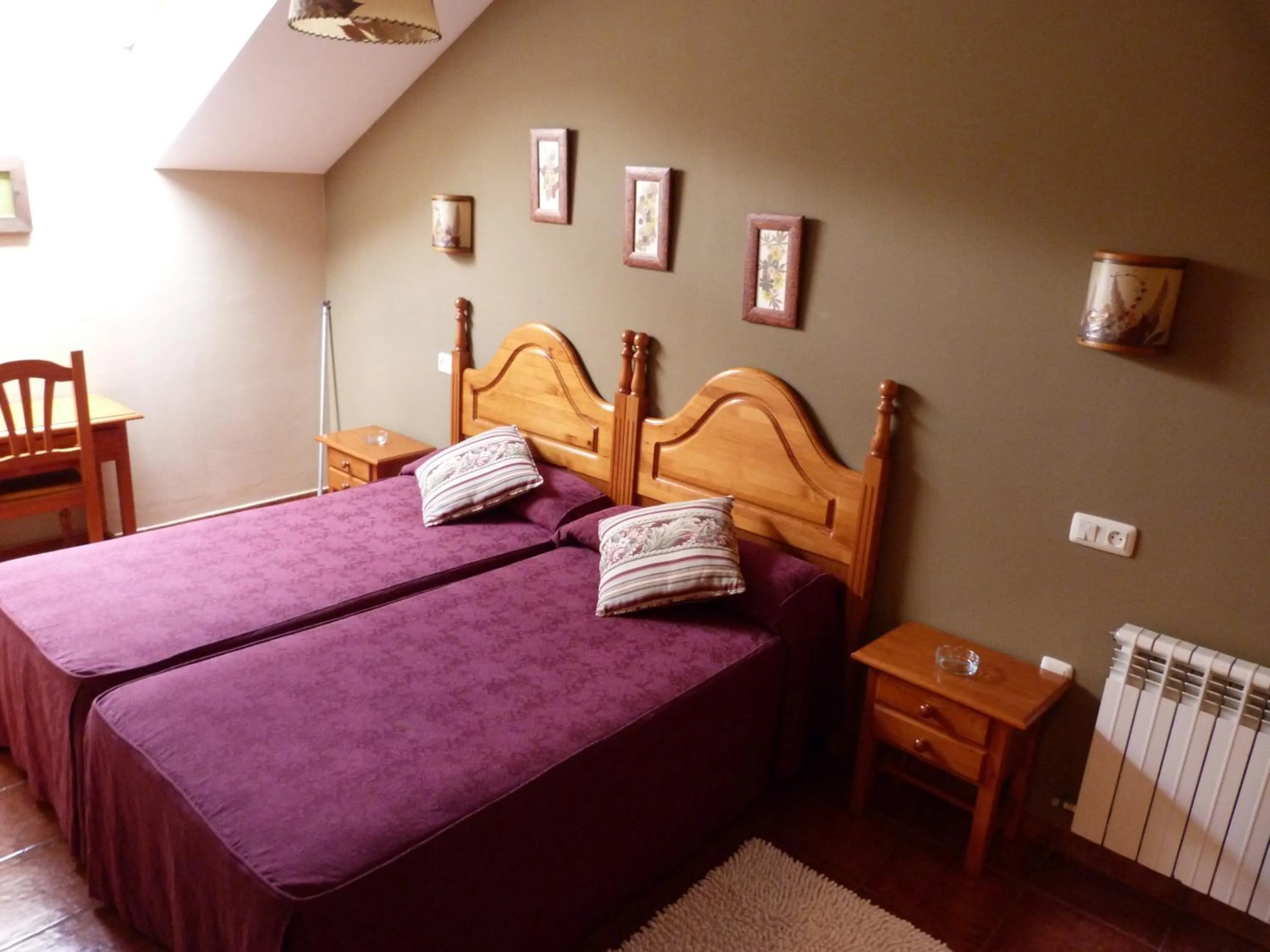 Day, Bed in Hotel Mestas