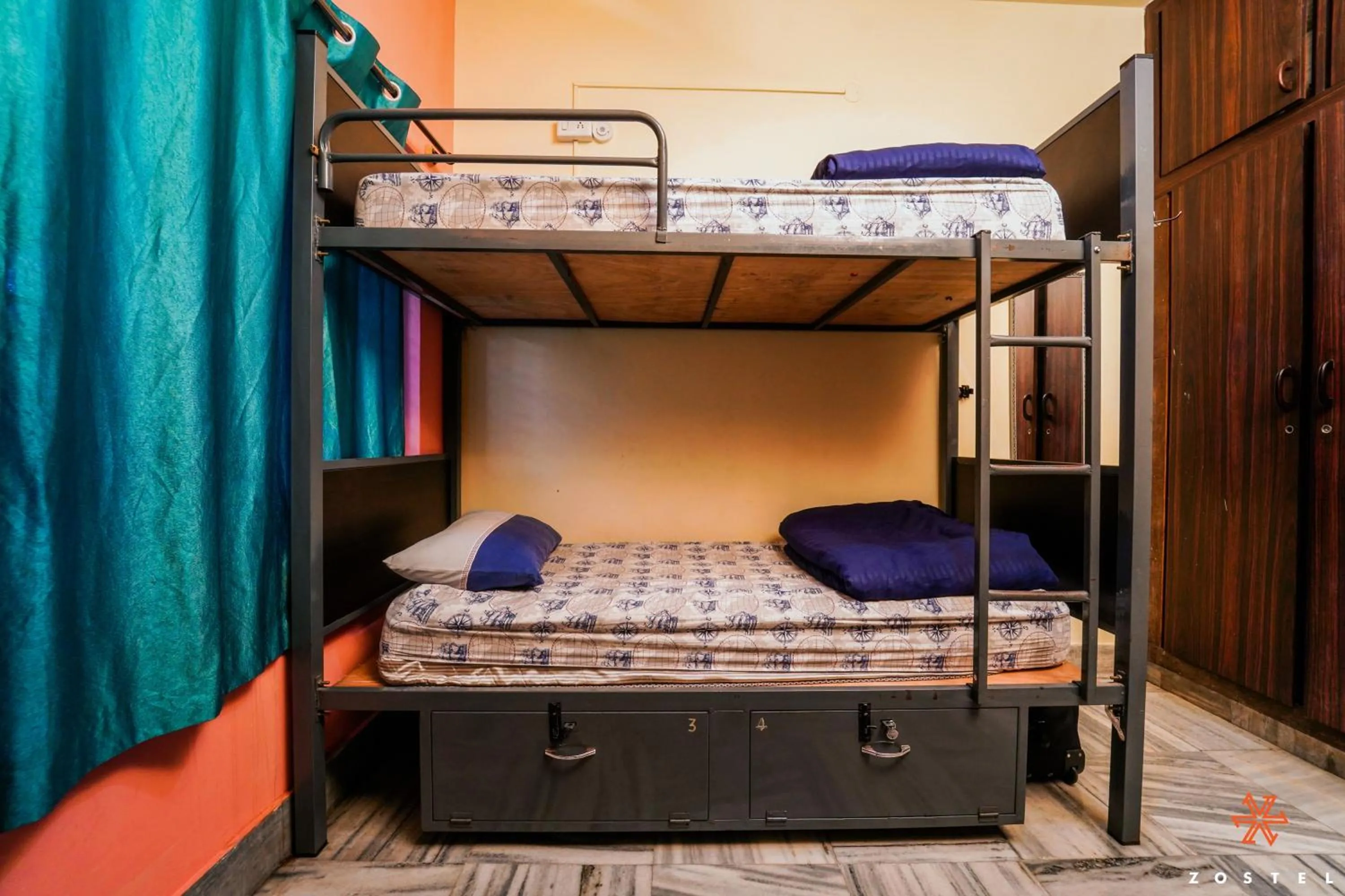 Bed in Zostel Mysore