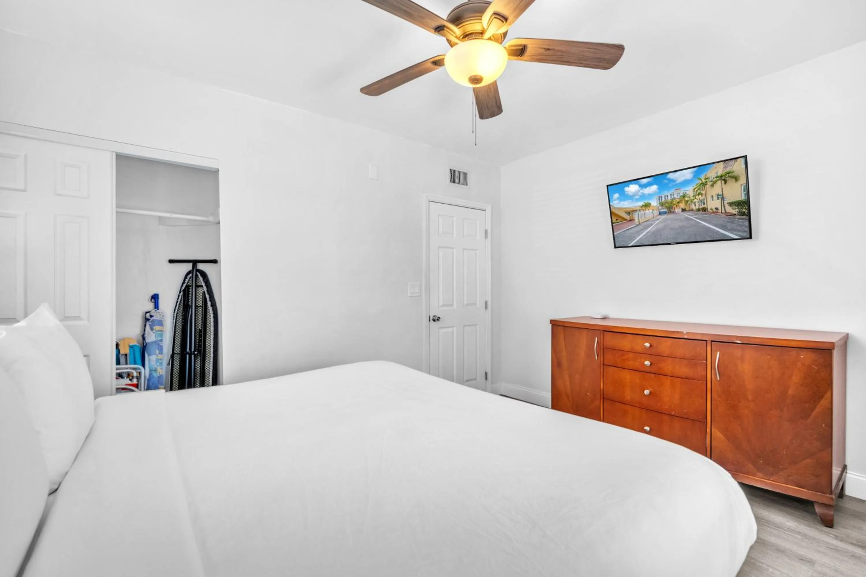 Bed in Laguna Blu Beach