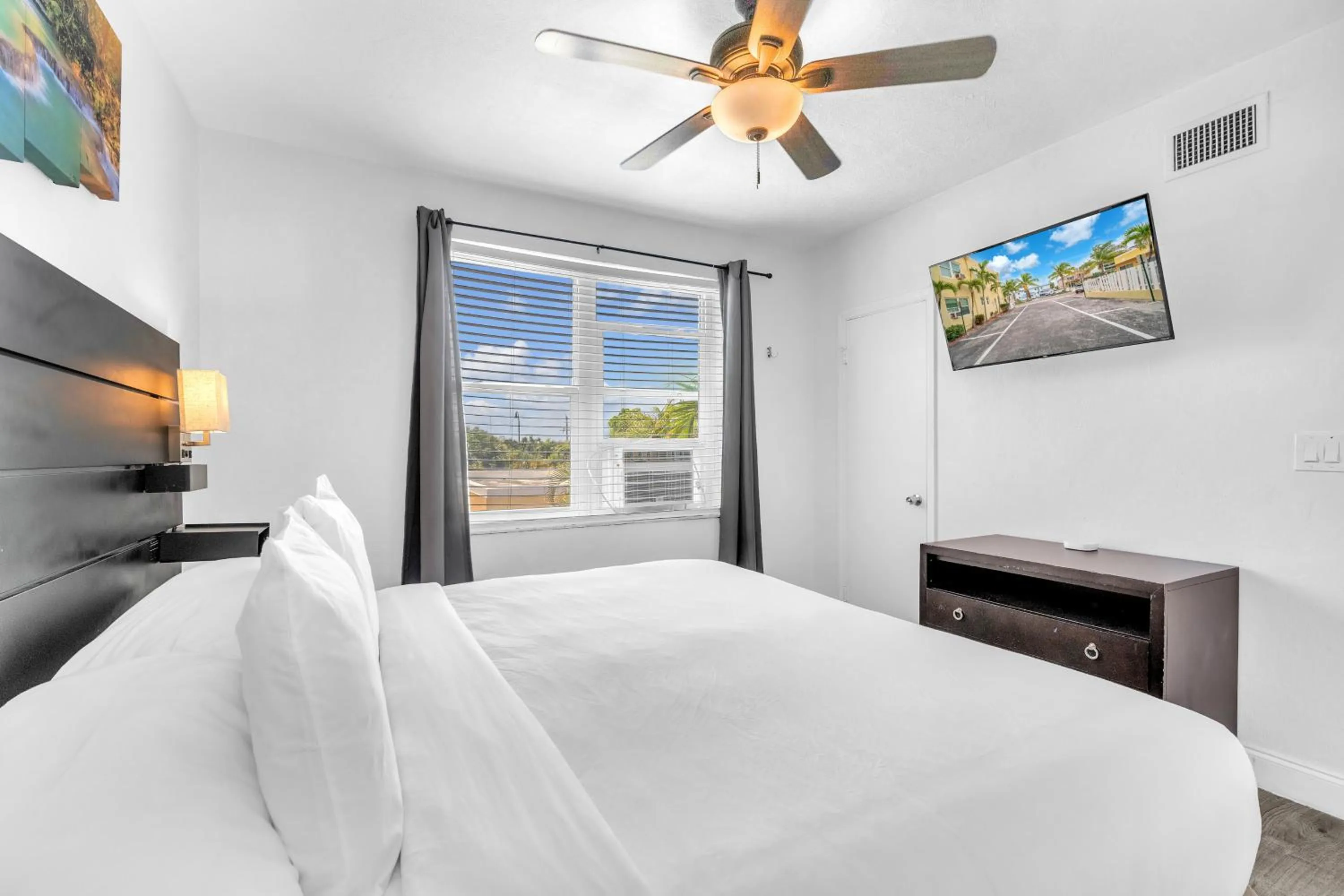 Bed in Laguna Blu Beach