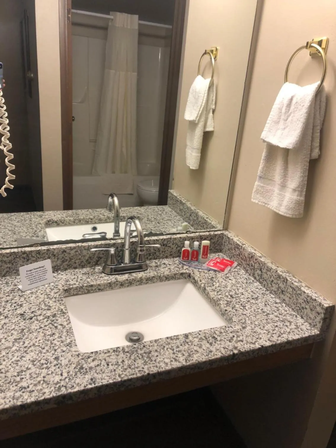 Bathroom in Econo Lodge Lake Mills