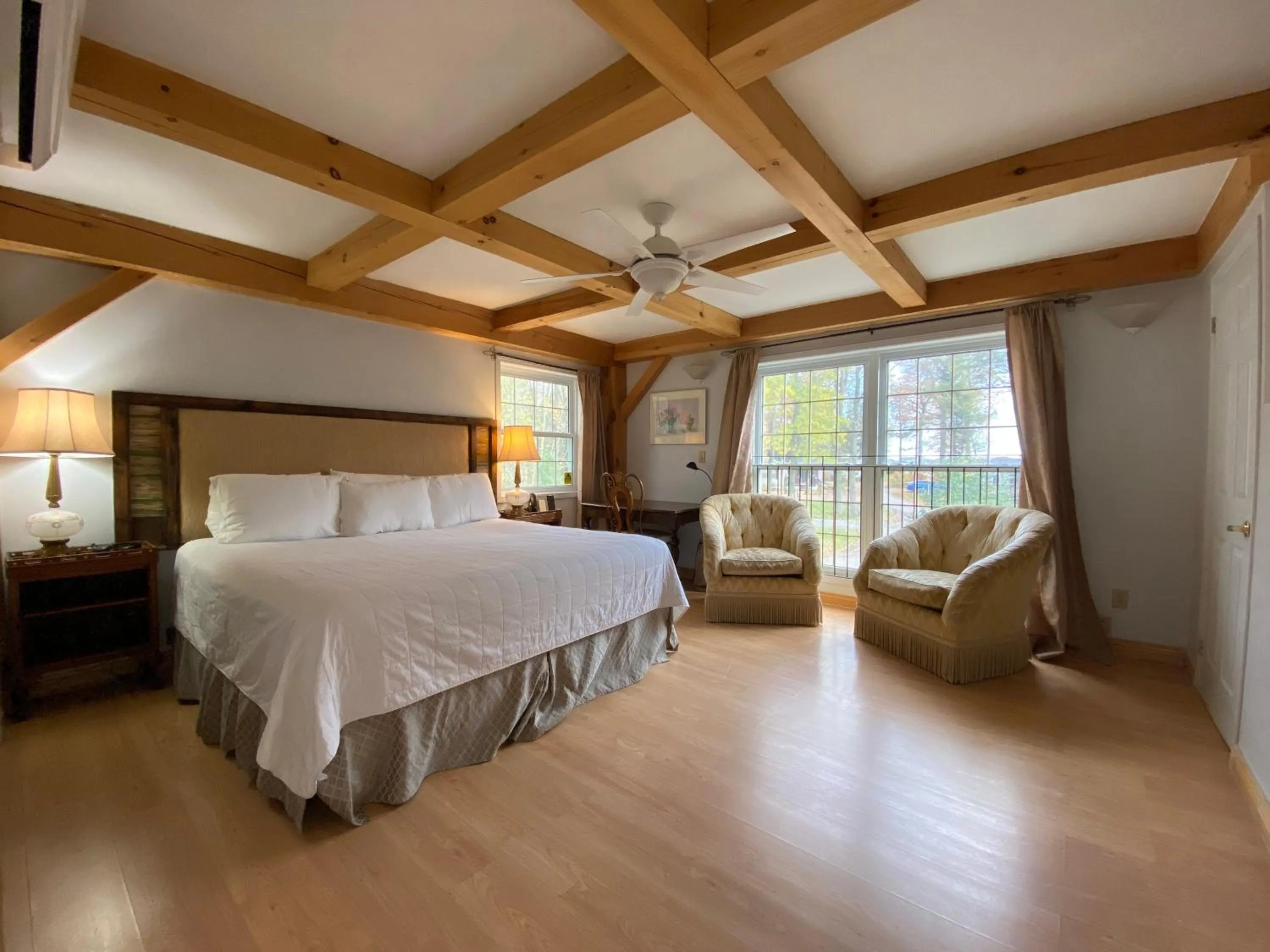 Photo of the whole room, Bed in Timber House Resort