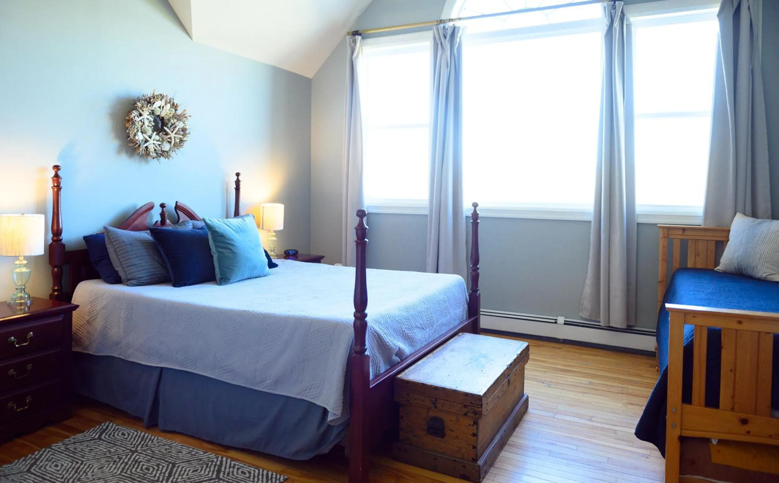 Bed in Ye Olde Argyler Lodge