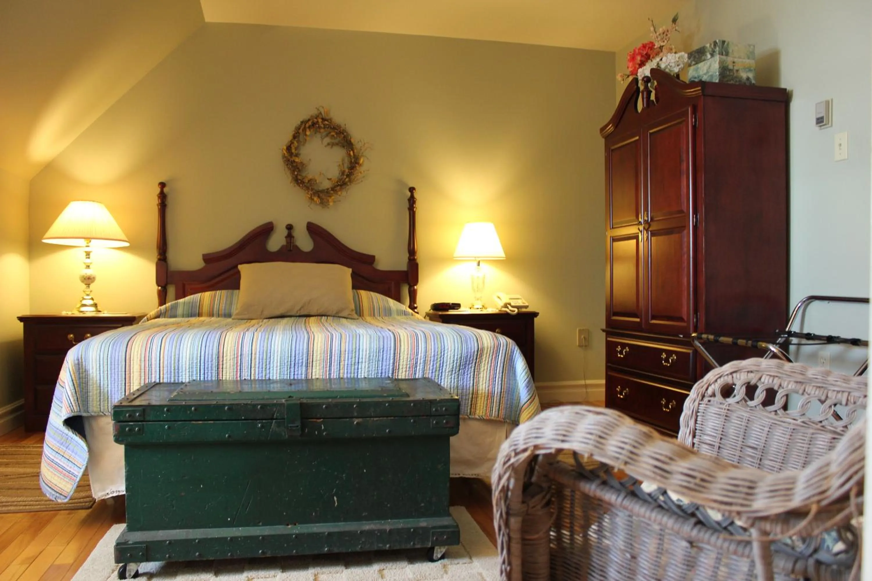 Bed in Ye Olde Argyler Lodge