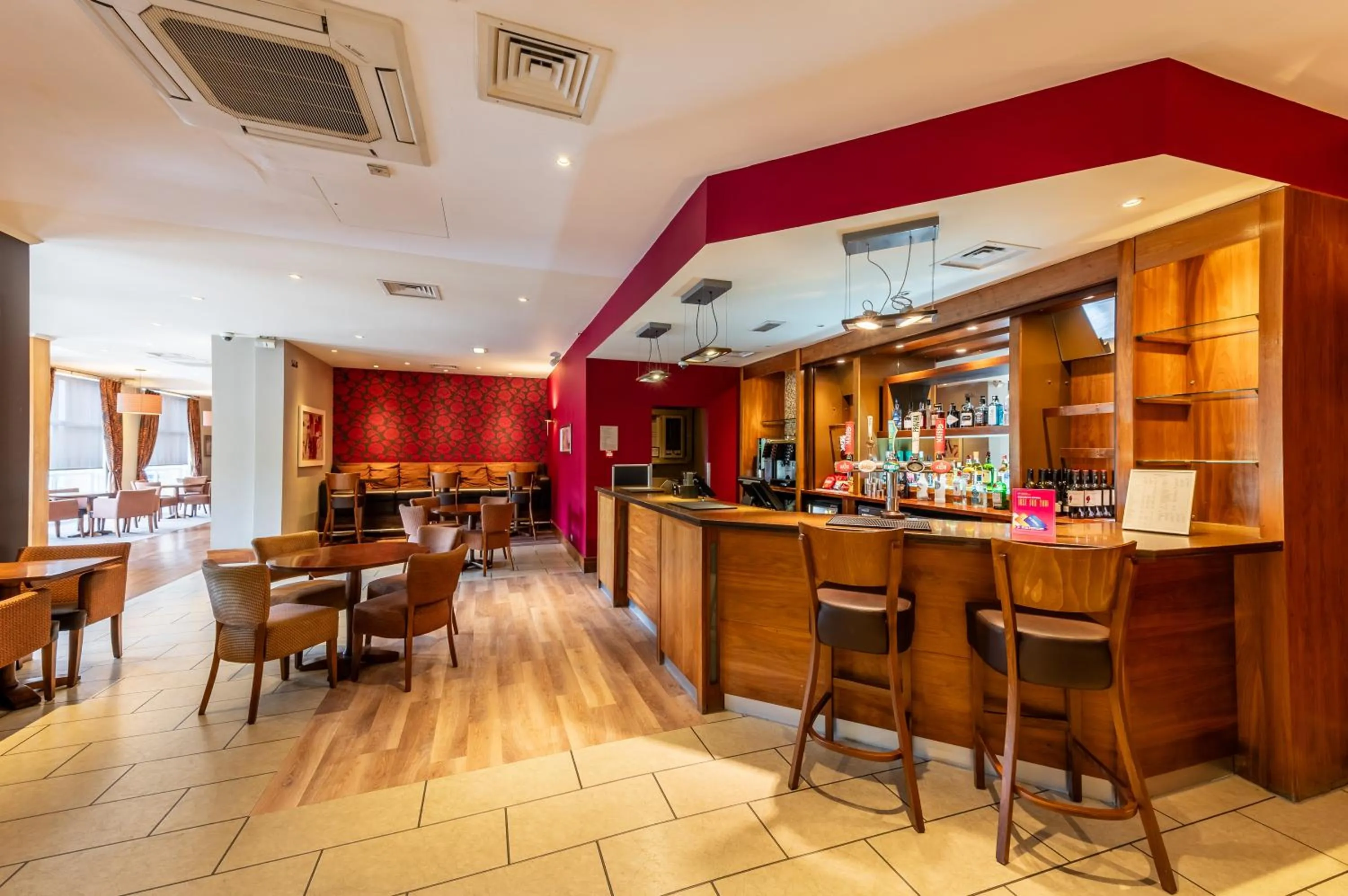 Lounge or bar in Milestone Peterborough Hotel A1M, Sure Hotel Collection by Best Western