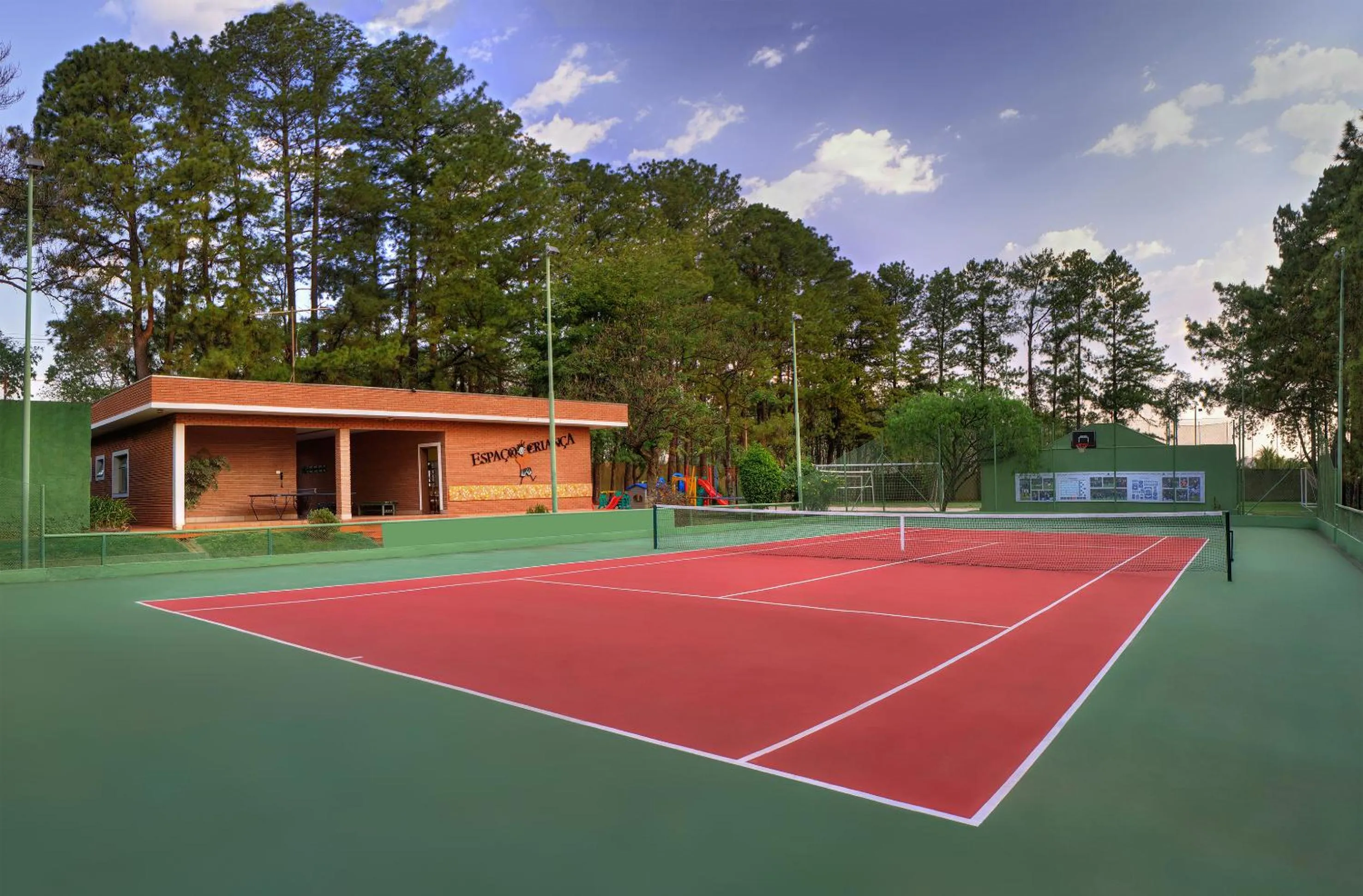 Tennis court in Hotel JP Ribeirão Preto Resort & Convenções by Nacional Inn