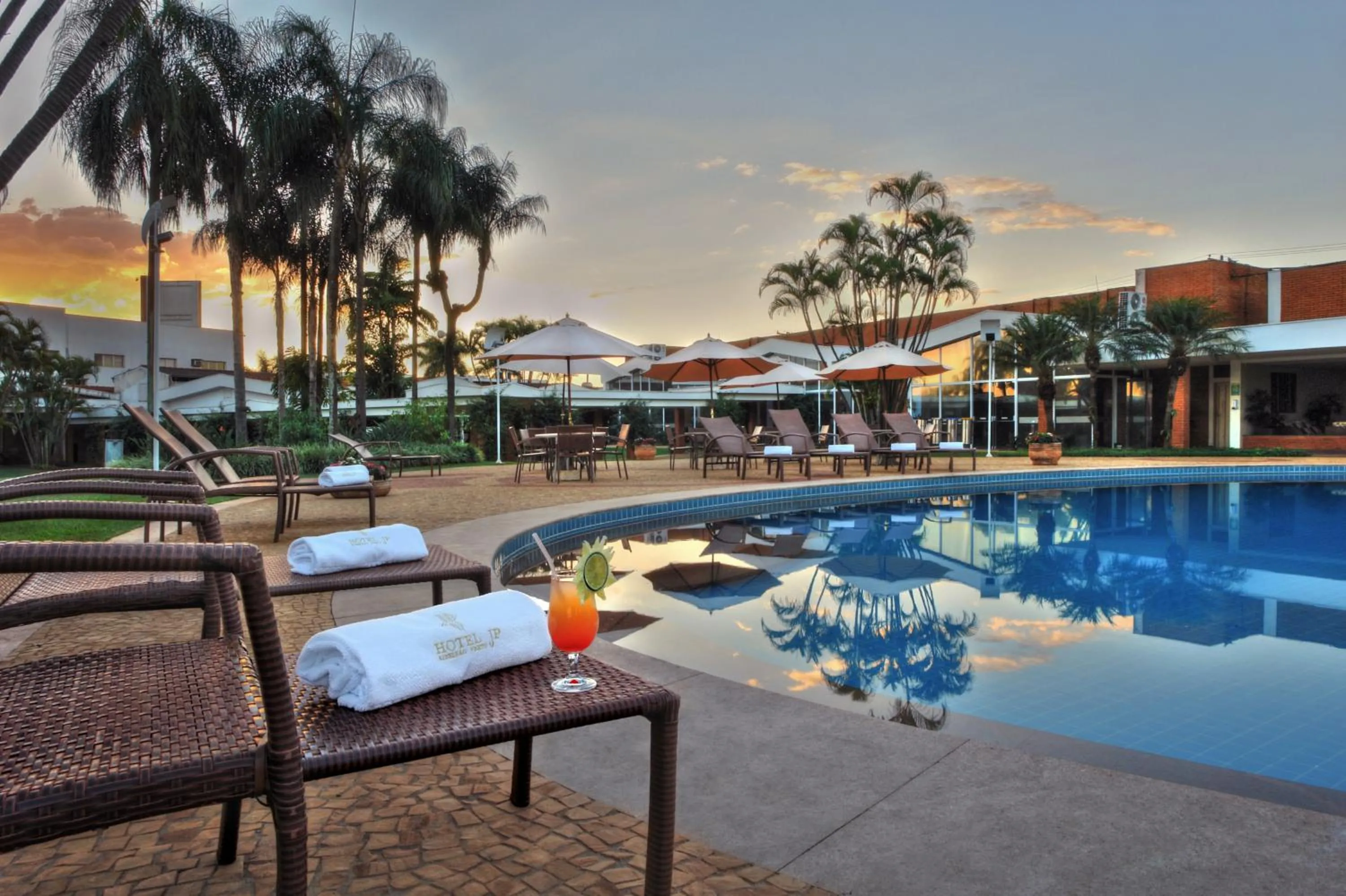 Swimming pool in Hotel JP Ribeirão Preto Resort & Convenções by Nacional Inn