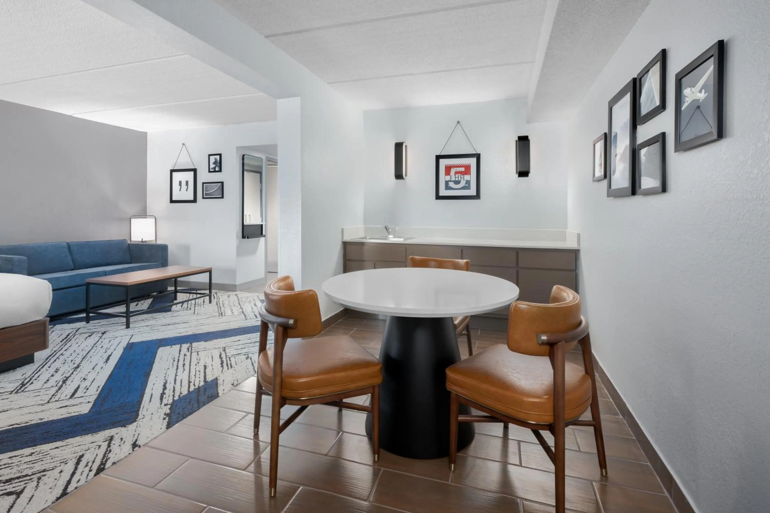 Kitchen or kitchenette in Four Points by Sheraton College Park Atlanta Airport