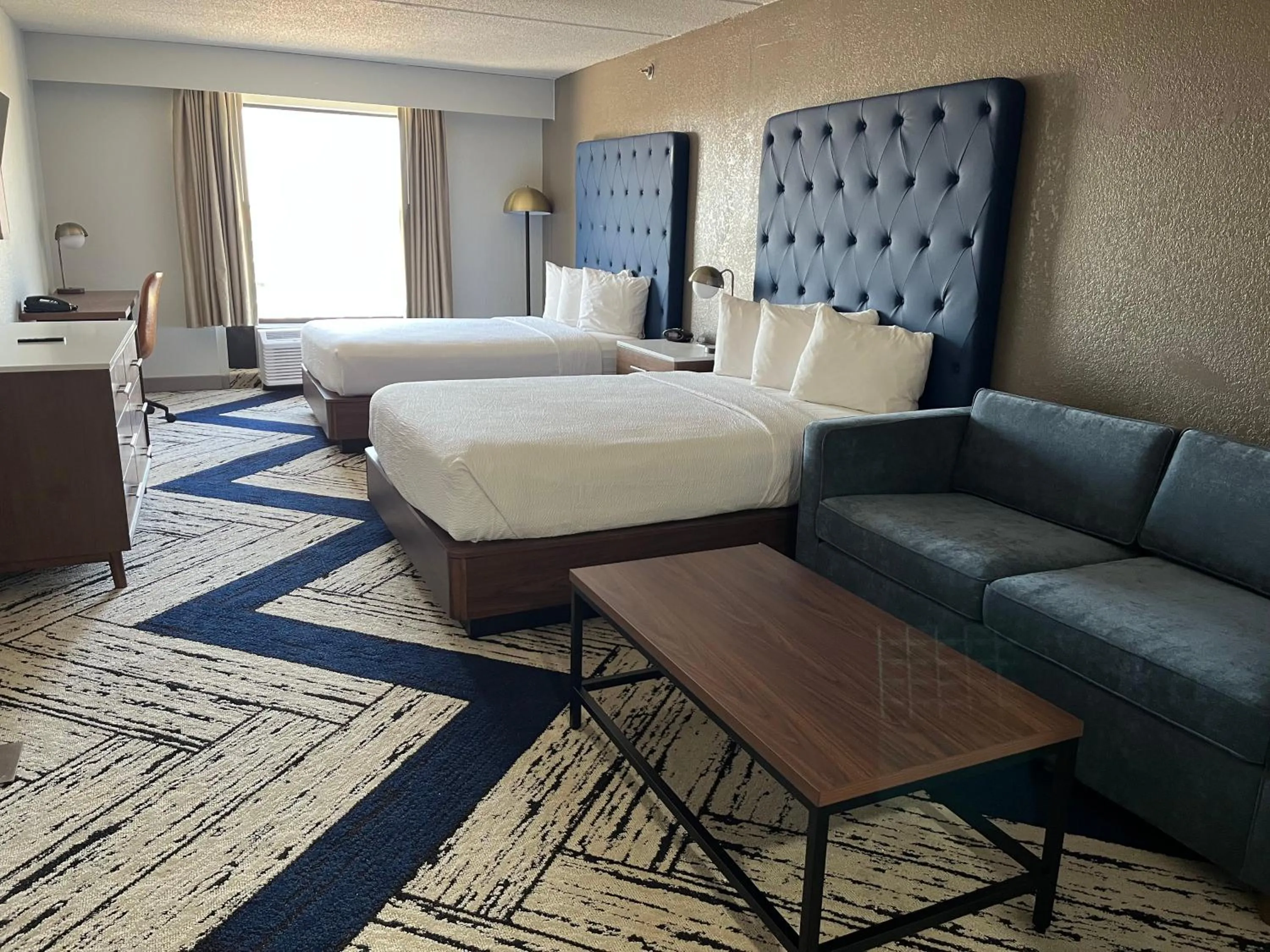 Photo of the whole room, Bed in Sky Point Hotel & Suites - Atlanta Airport