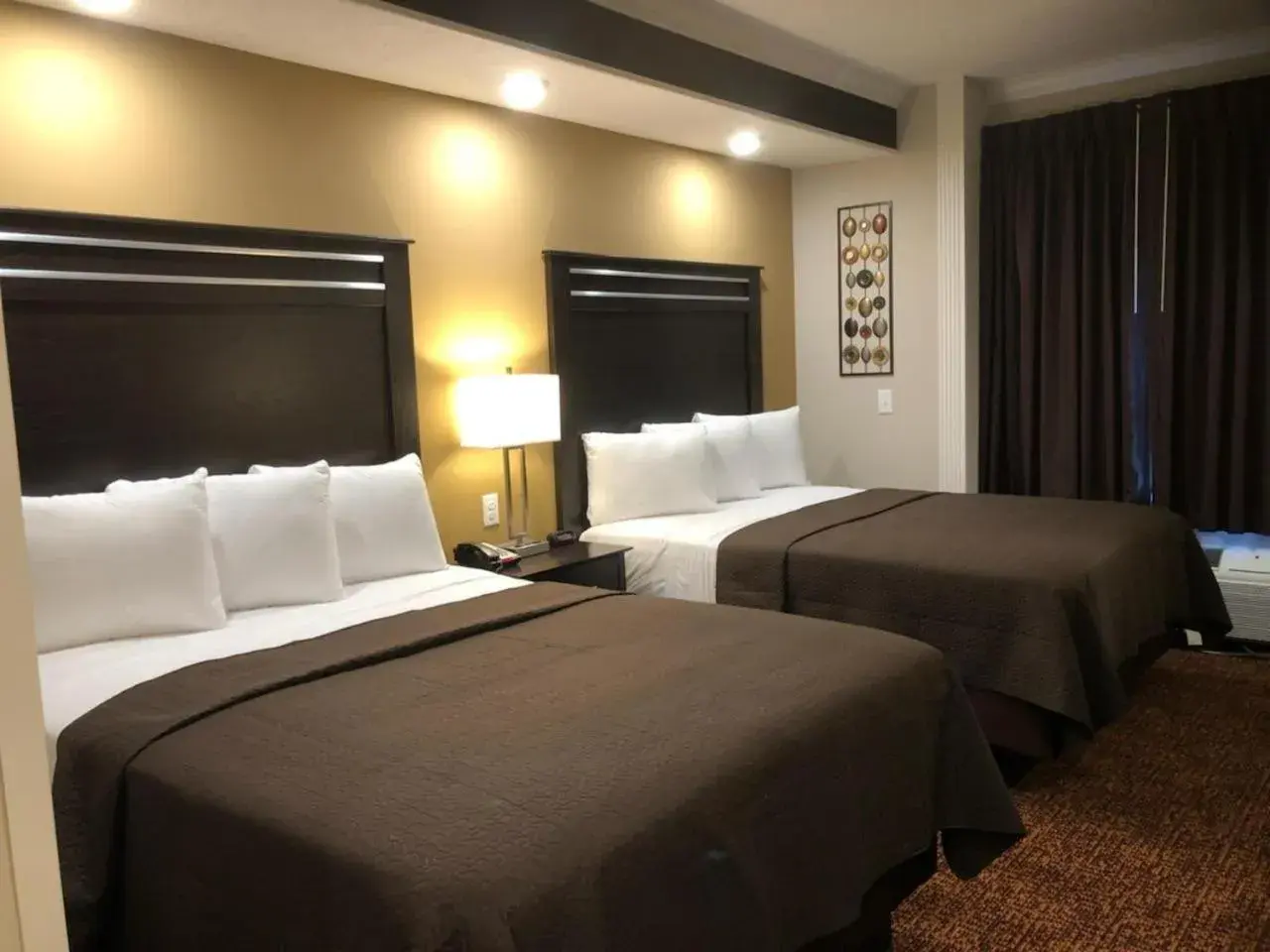 Queen Room/Wet Bar - Non-Smoking in Stonebrook Lodge Murphy Queen Room/Wet Bar - Non-Smoking in Stonebrook Lodge Murphy