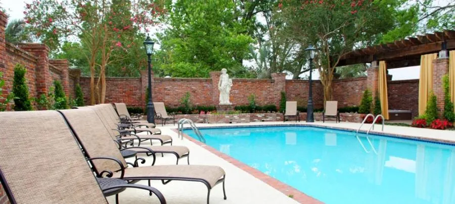 Swimming pool in Nottoway Plantation and Resort