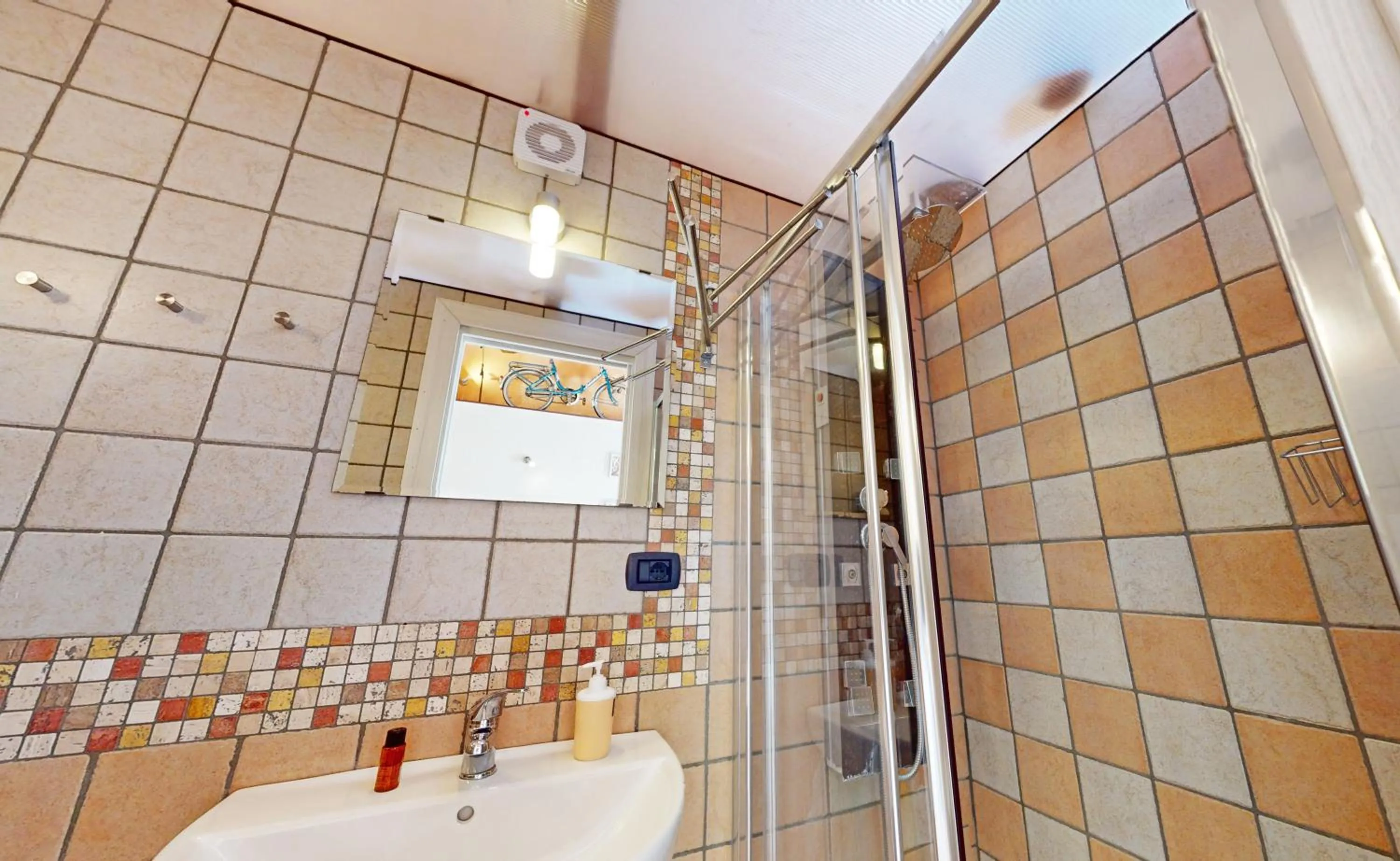 Shower in Casal Trinacria