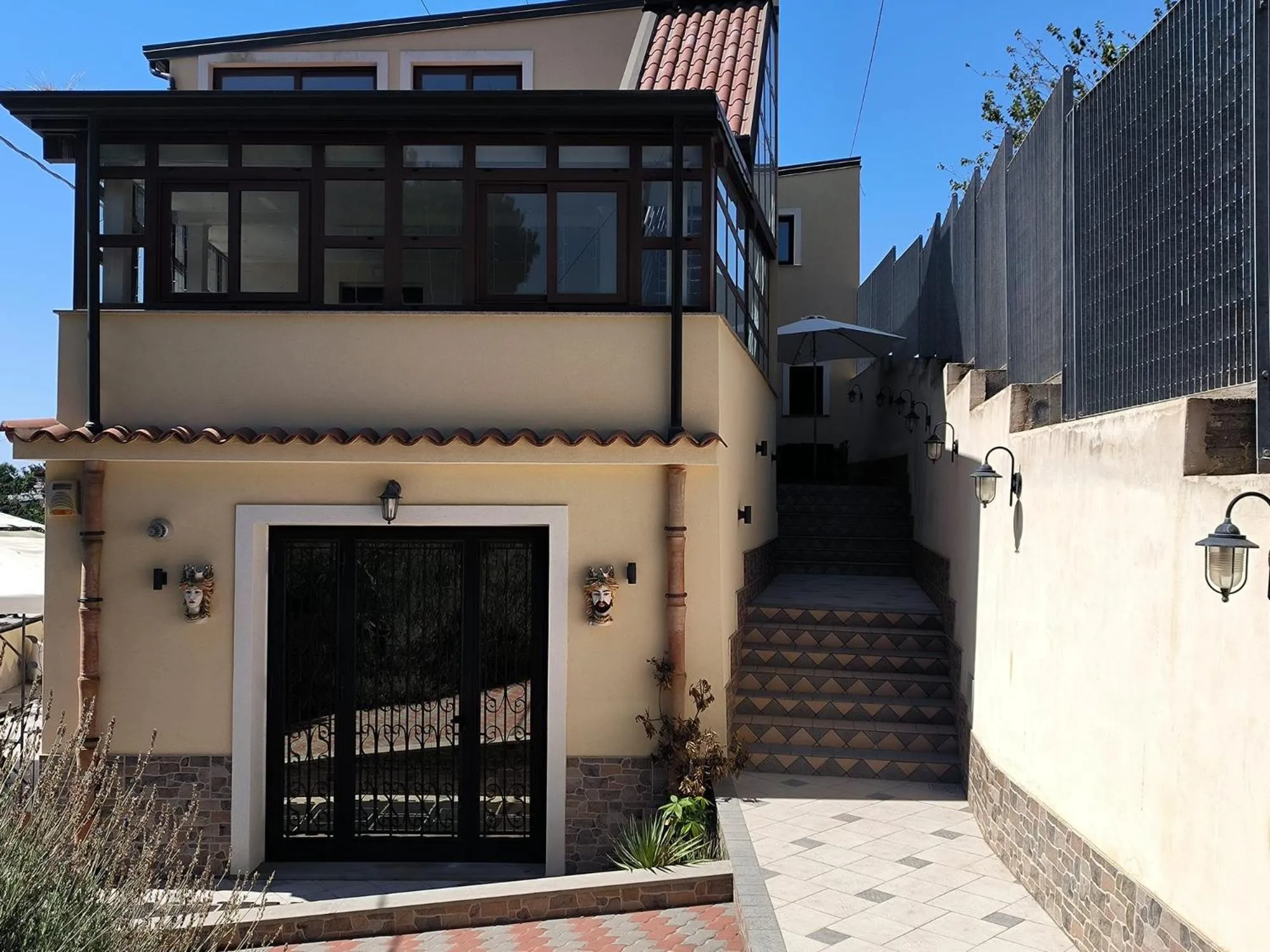 Property building in Casal Trinacria