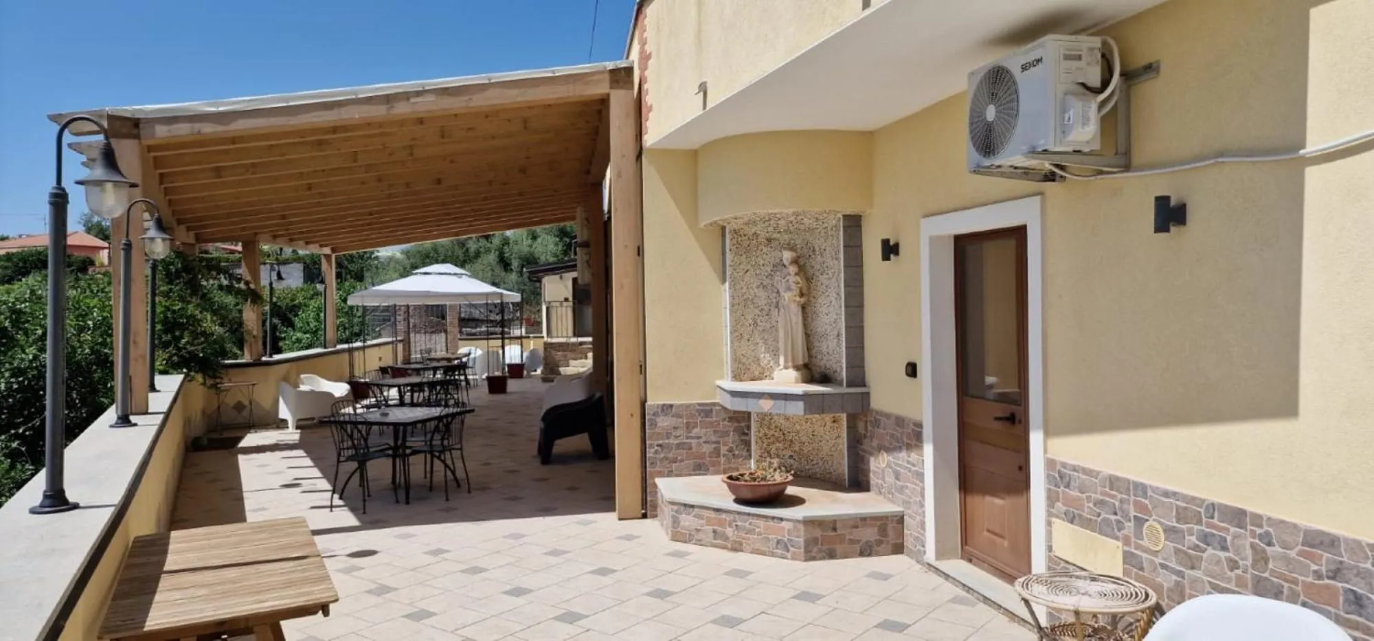 Property building in Casal Trinacria